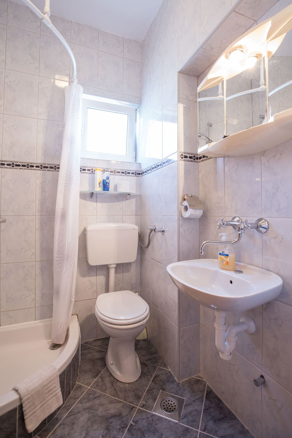 Ruhiges Appartement mit Terrasse in Strandnähe-Image-tags.info