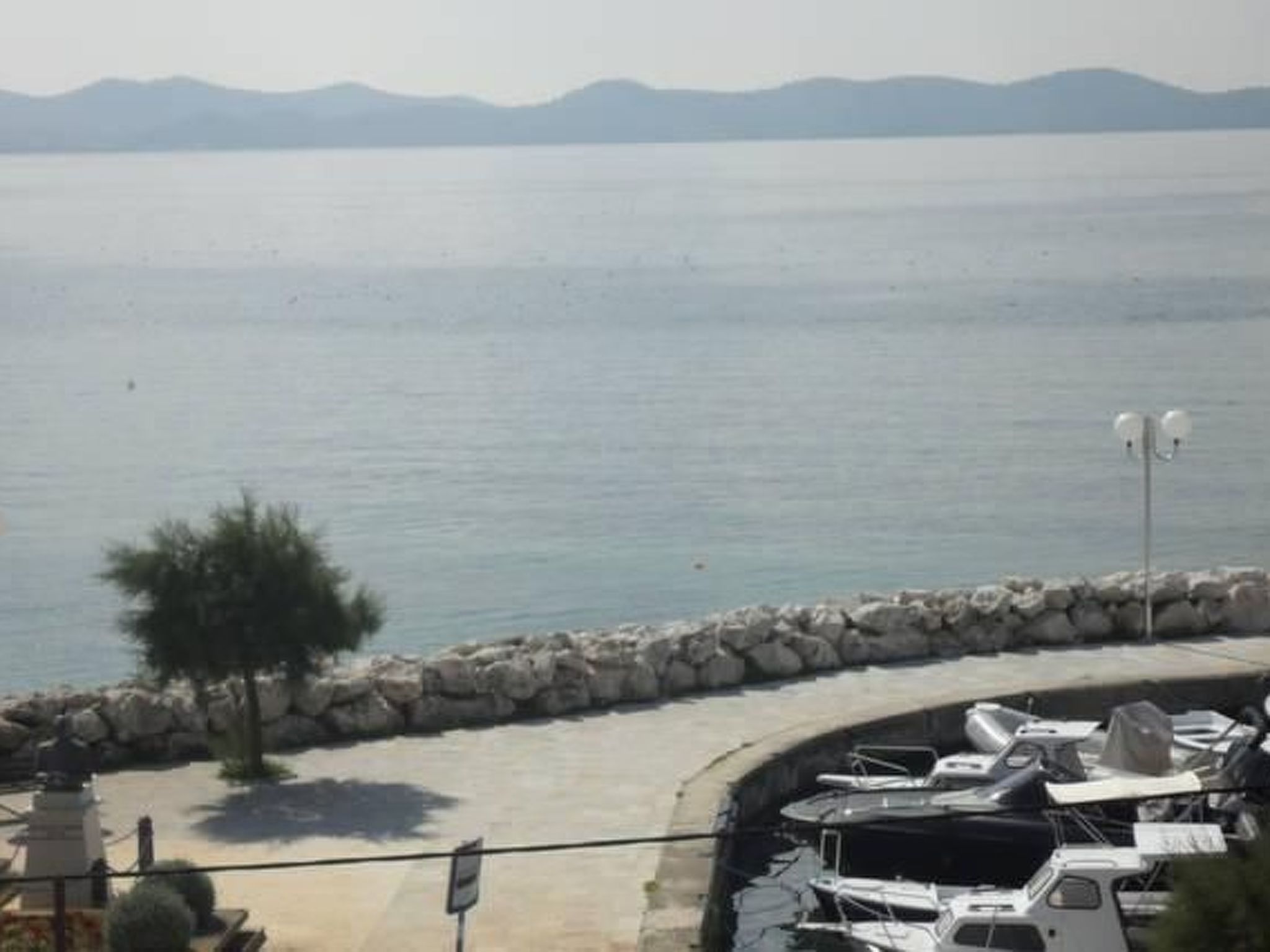 Große Ferienwohnung in Zadar mit Privatem Balkon-Binnen