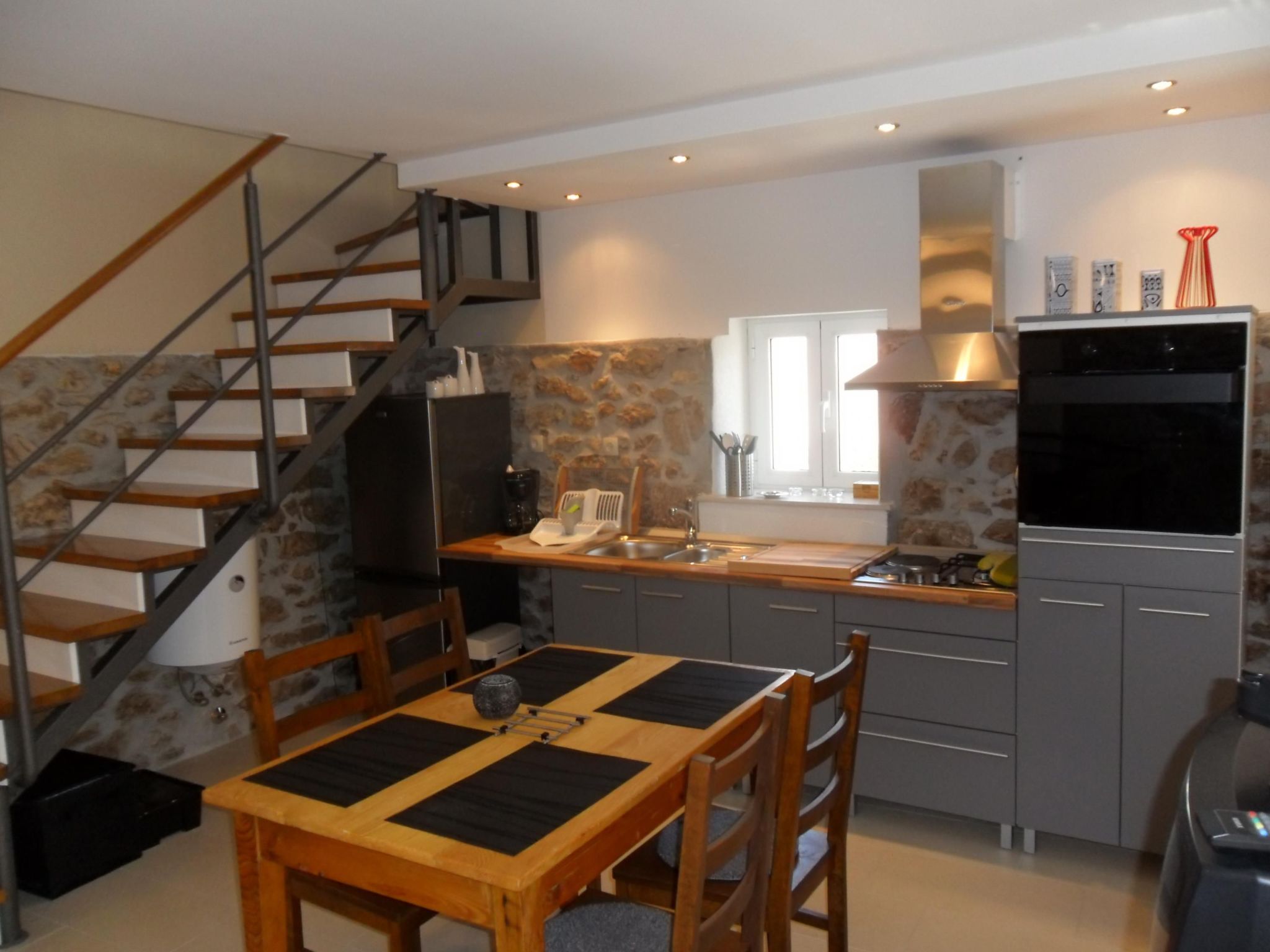 Große Ferienwohnung in Zadar mit Privatem Balkon-Binnen