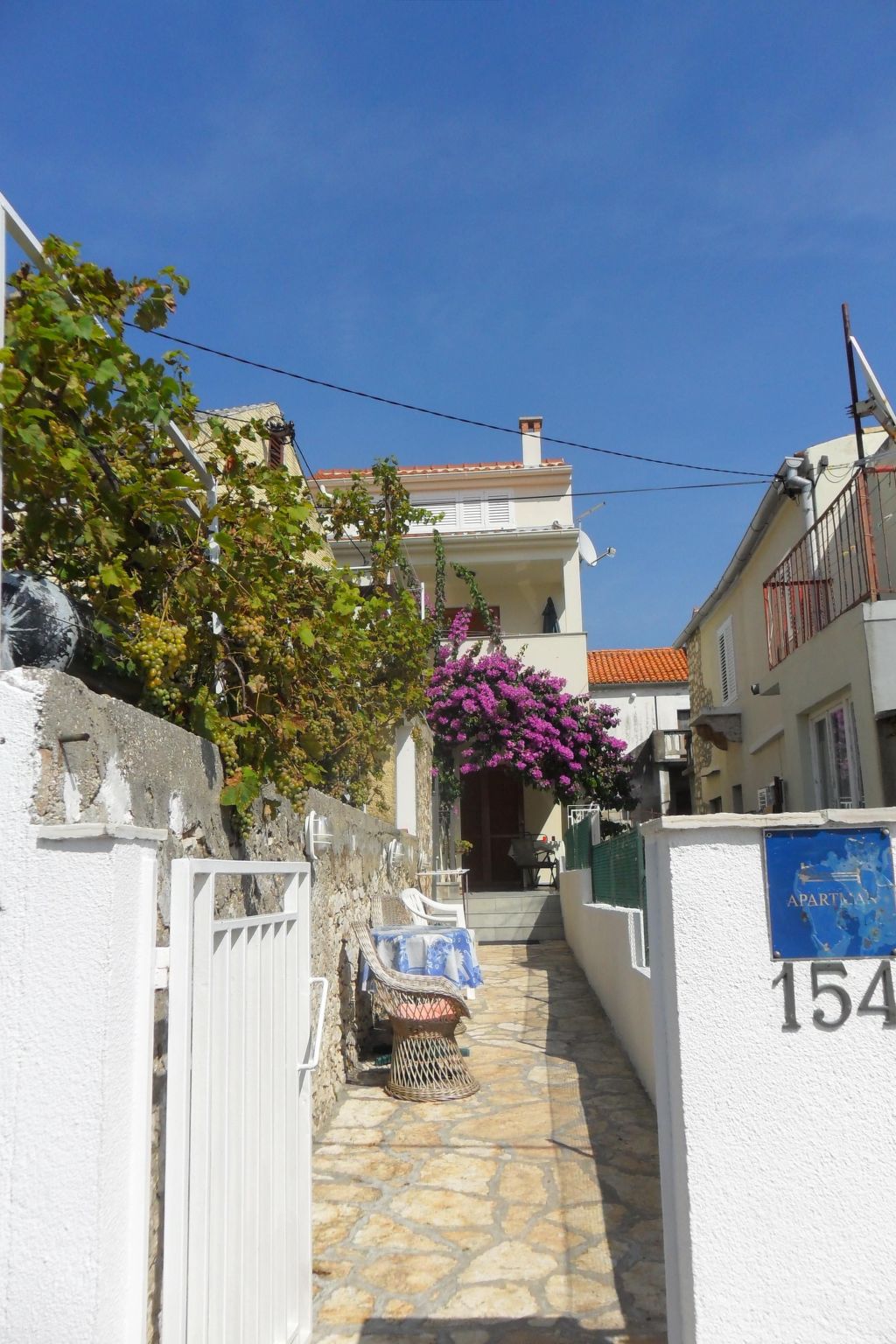 Große Ferienwohnung in Zadar mit Privatem Balkon-Binnen