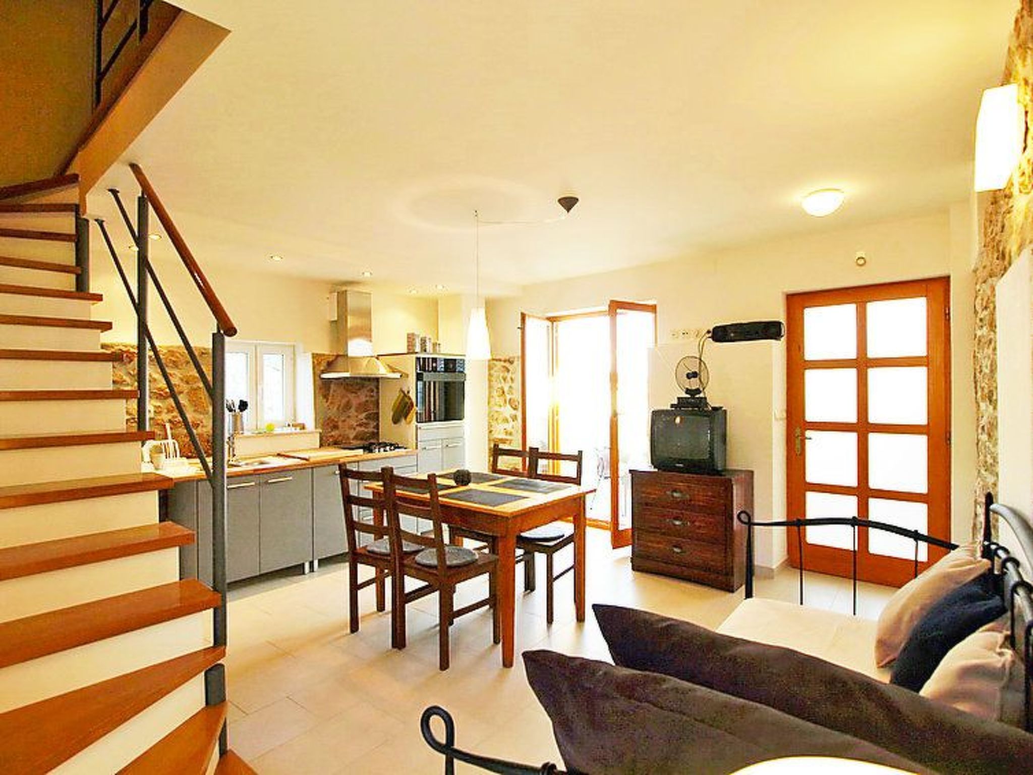 Große Ferienwohnung in Zadar mit Privatem Balkon-Binnen