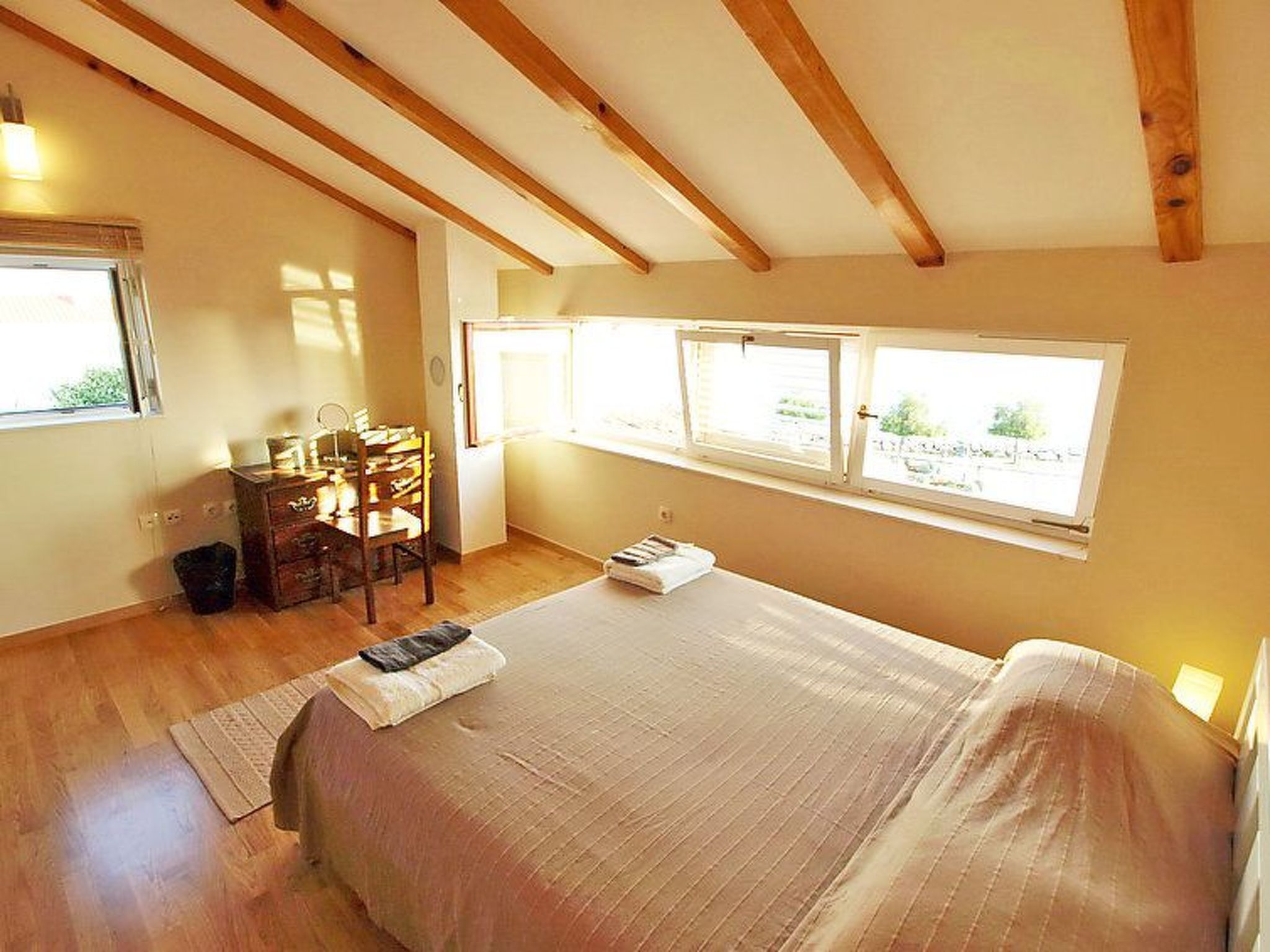 Große Ferienwohnung in Zadar mit Privatem Balkon-Binnen