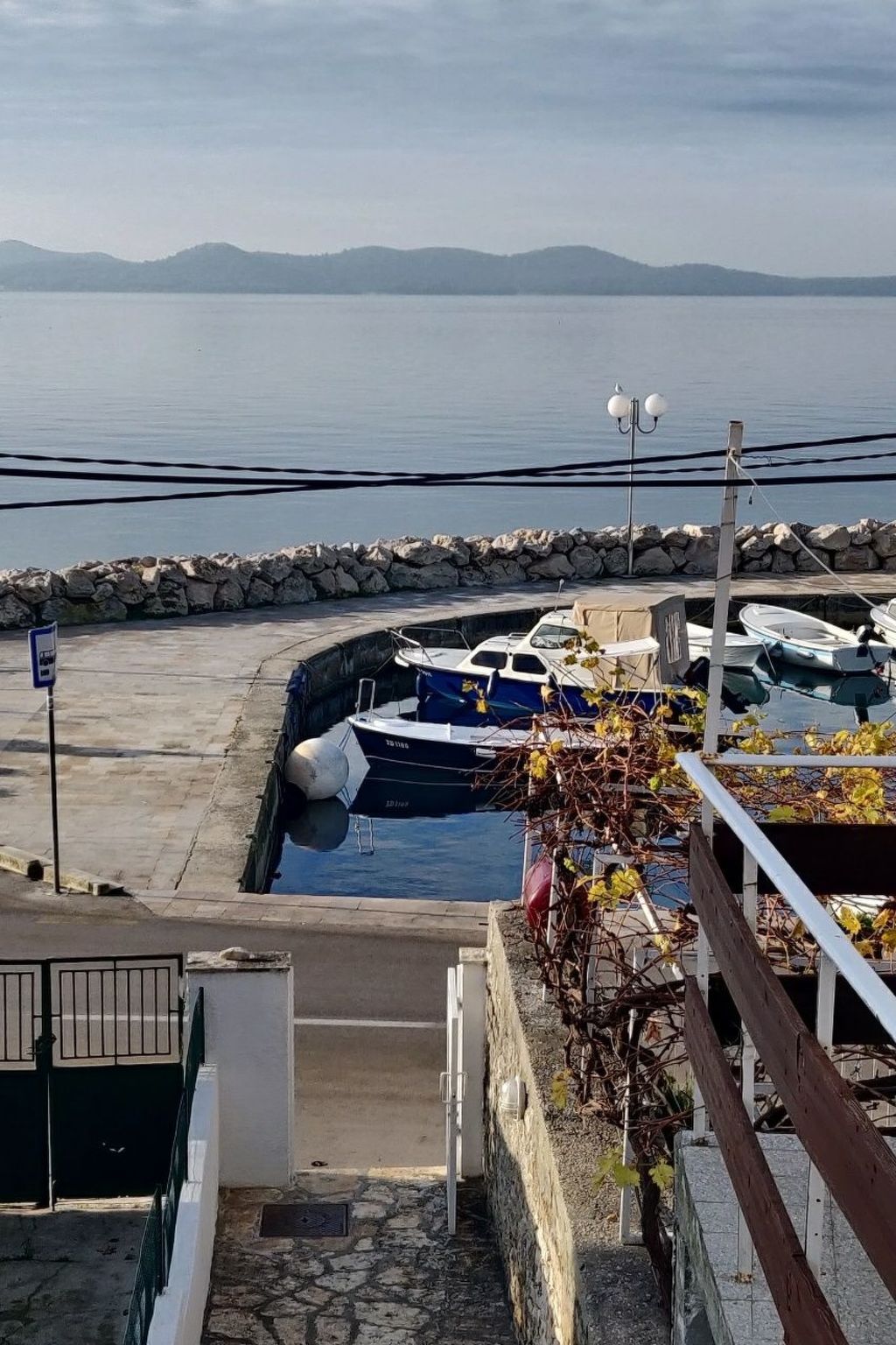 Große Ferienwohnung in Zadar mit Privatem Balkon-Binnen