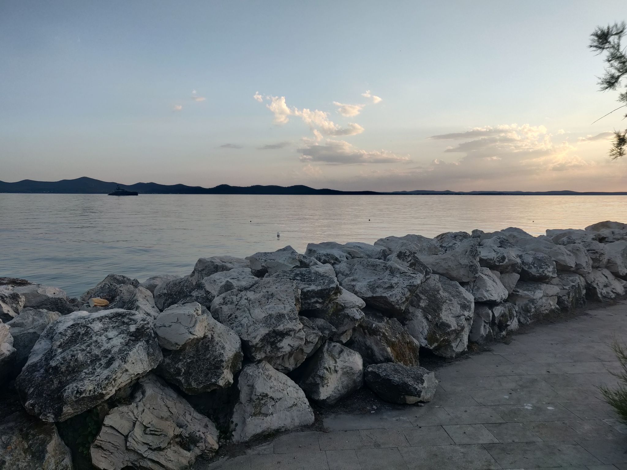 Große Ferienwohnung in Zadar mit Privatem Balkon-Binnen