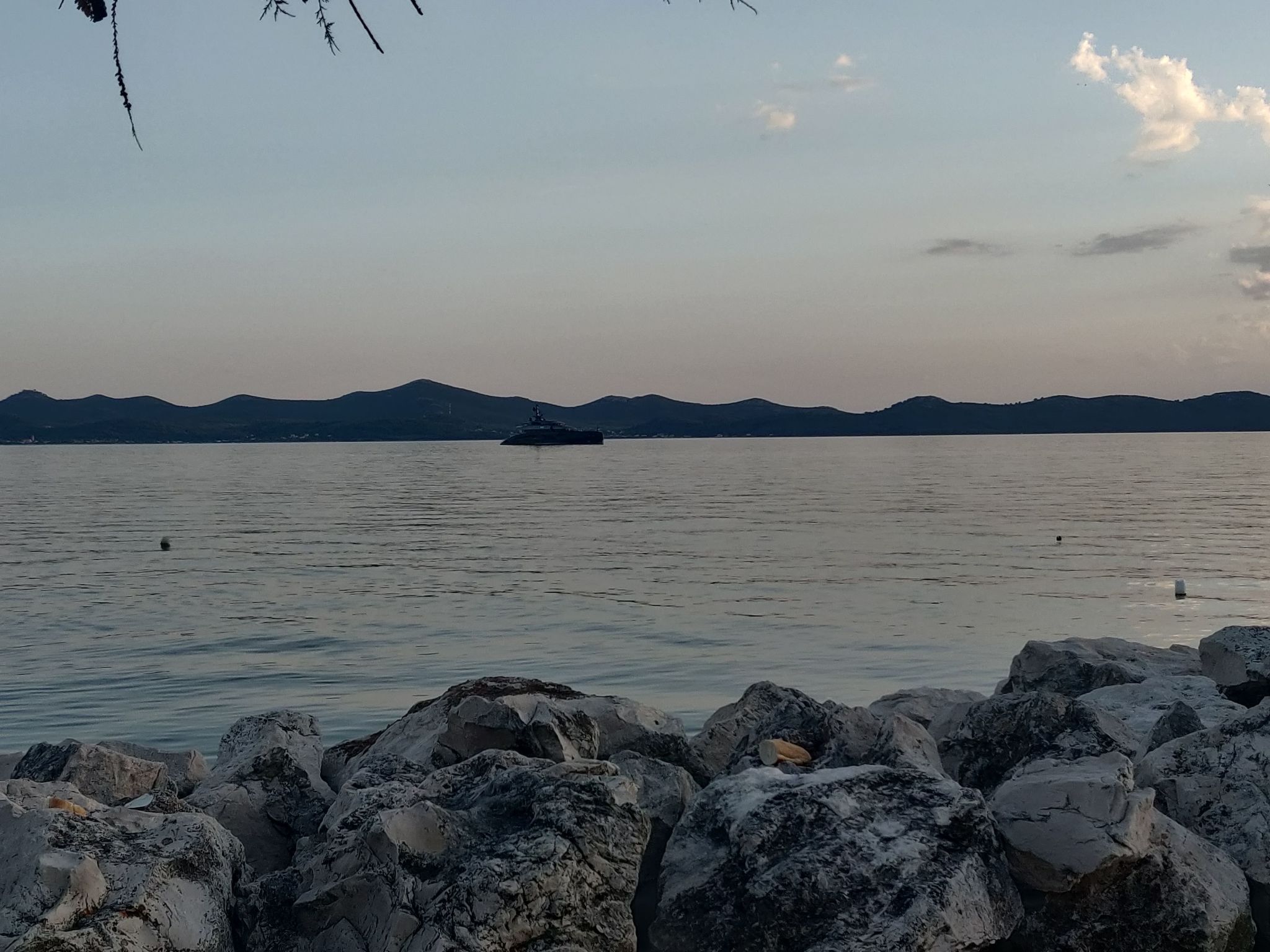 Große Ferienwohnung in Zadar mit Privatem Balkon-Binnen