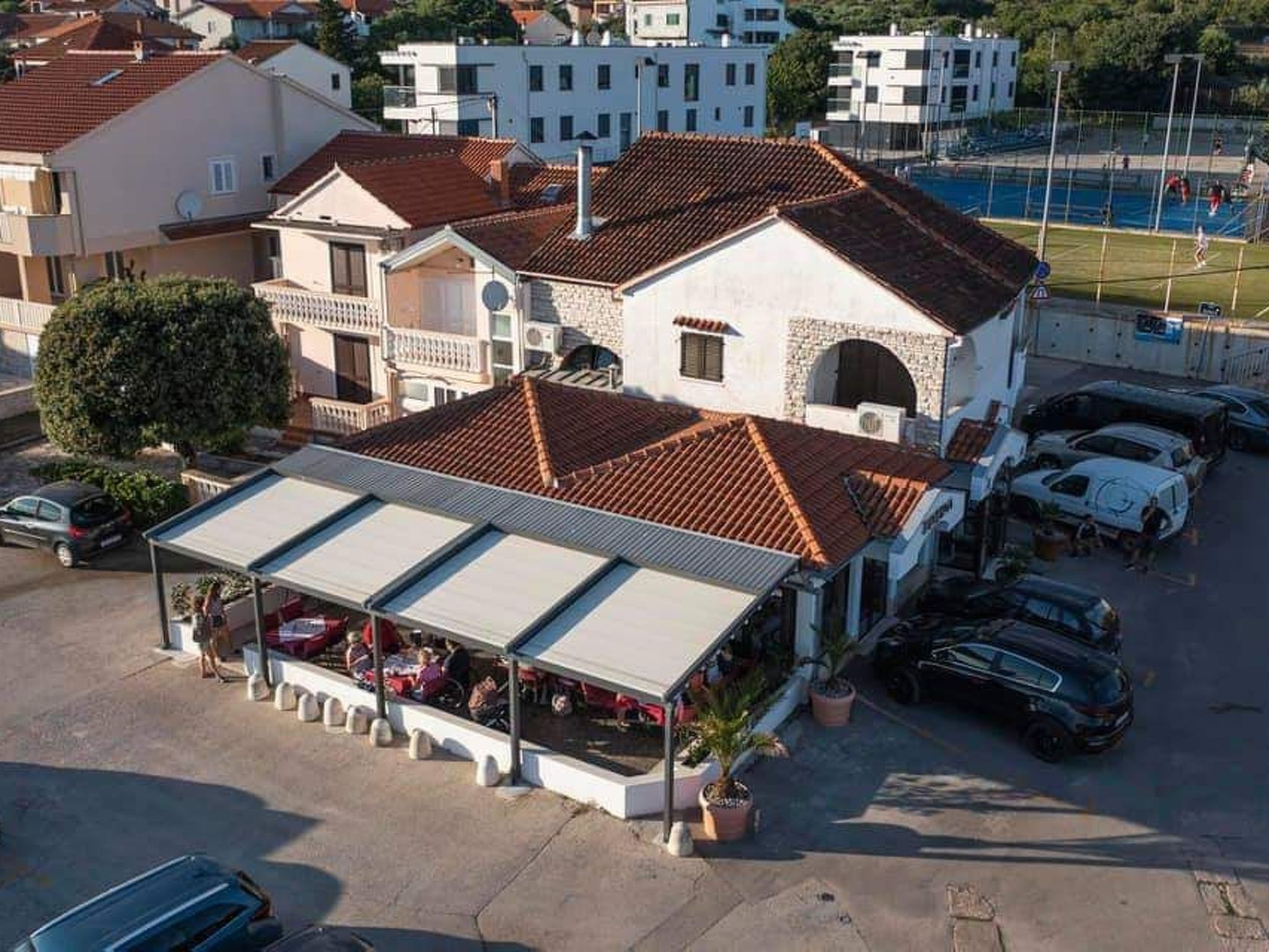 Große Ferienwohnung in Zadar mit Privatem Balkon-Binnen