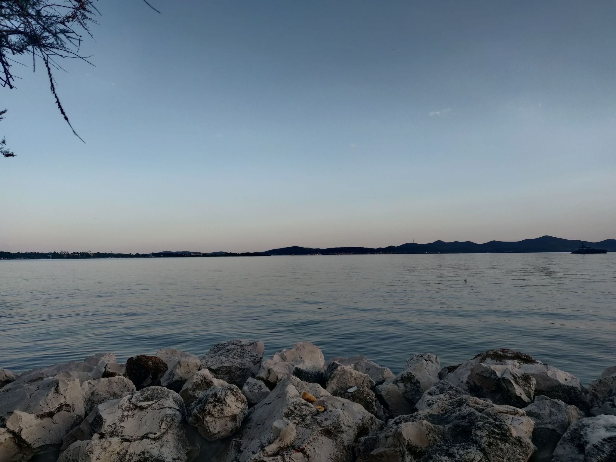 Große Ferienwohnung in Zadar mit Privatem Balkon-Binnen