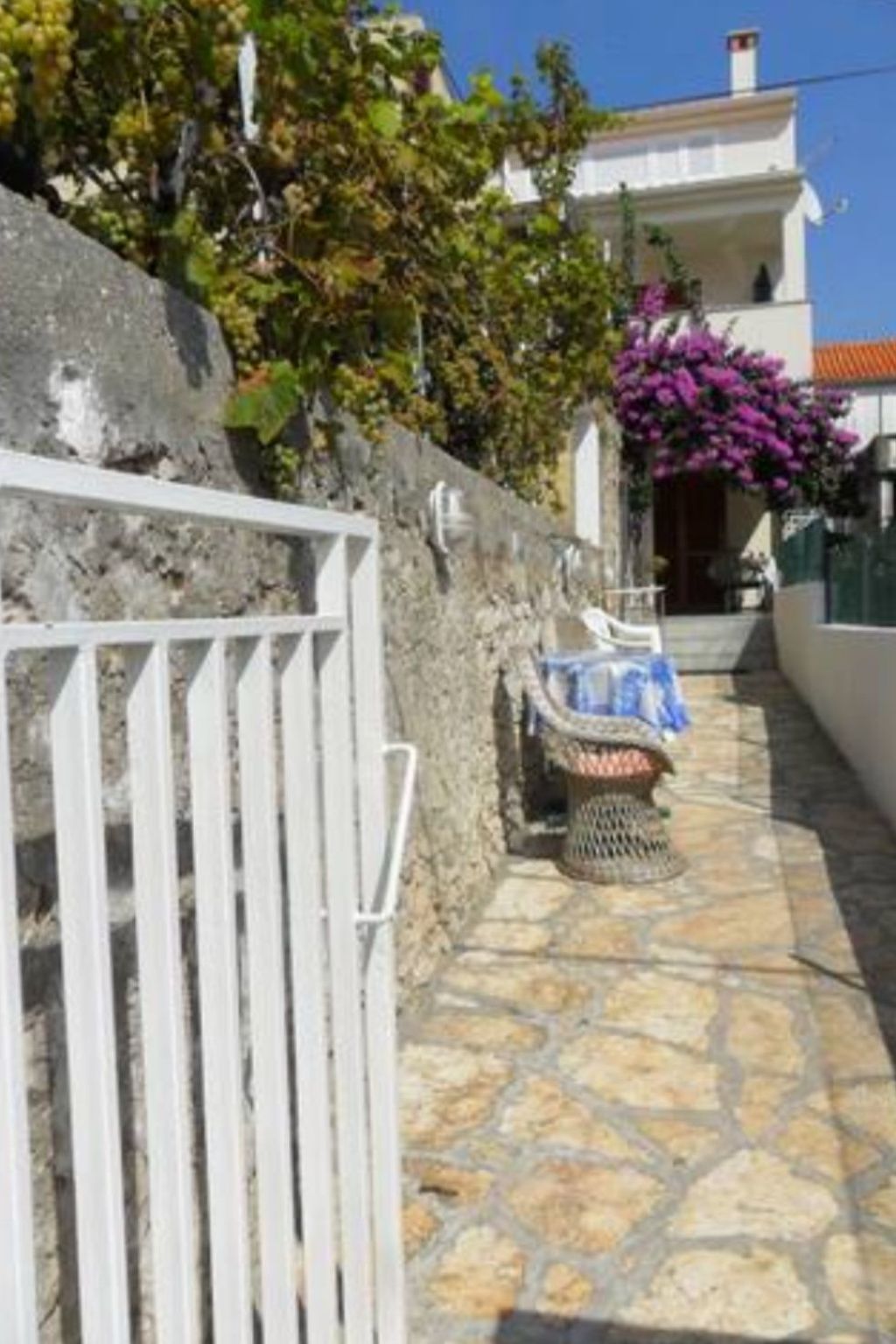 Große Ferienwohnung in Zadar mit Privatem Balkon-Binnen