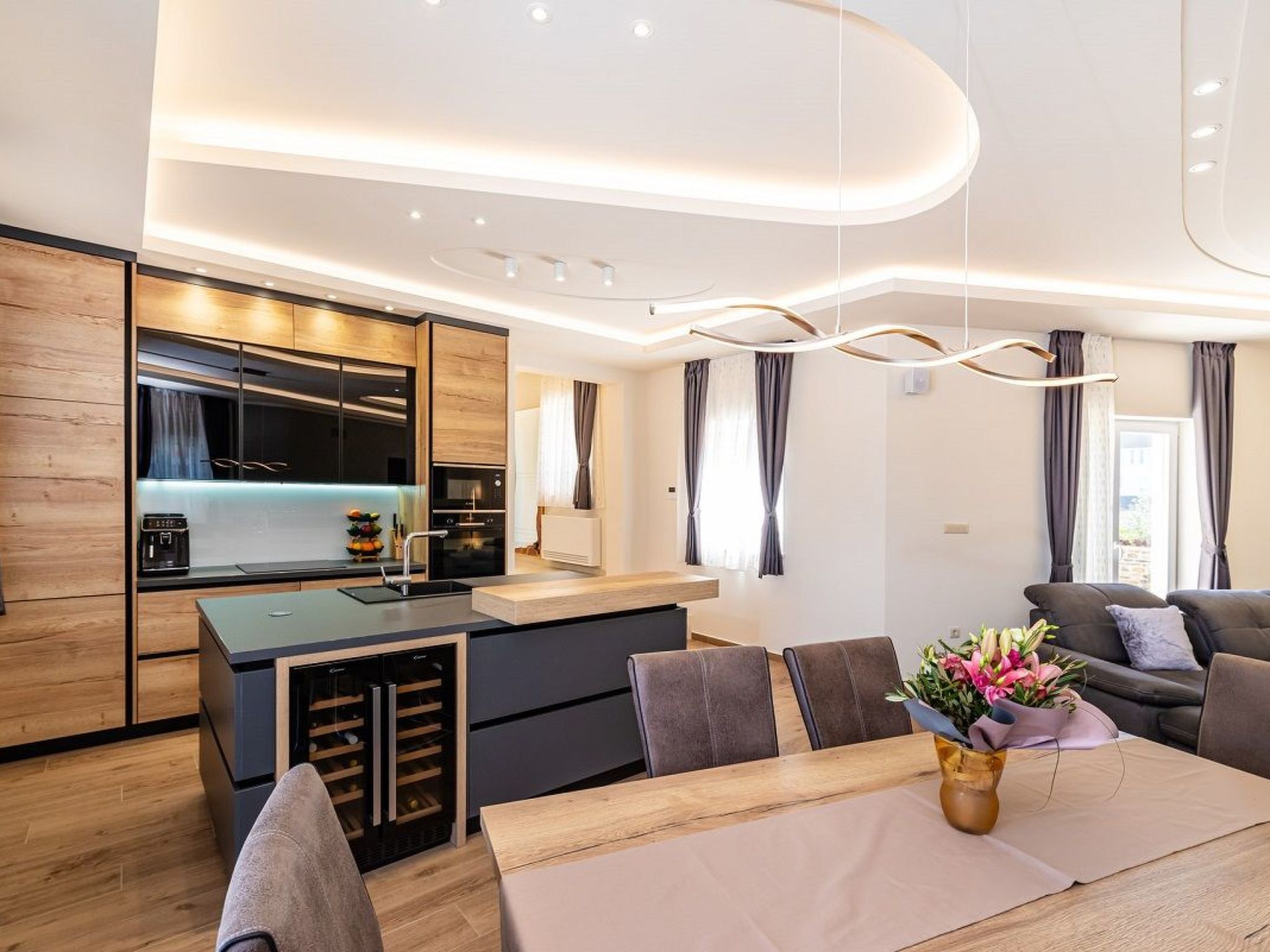 Dalmatinische Villa "Bocagnazzo" mit Pool-Drinnen