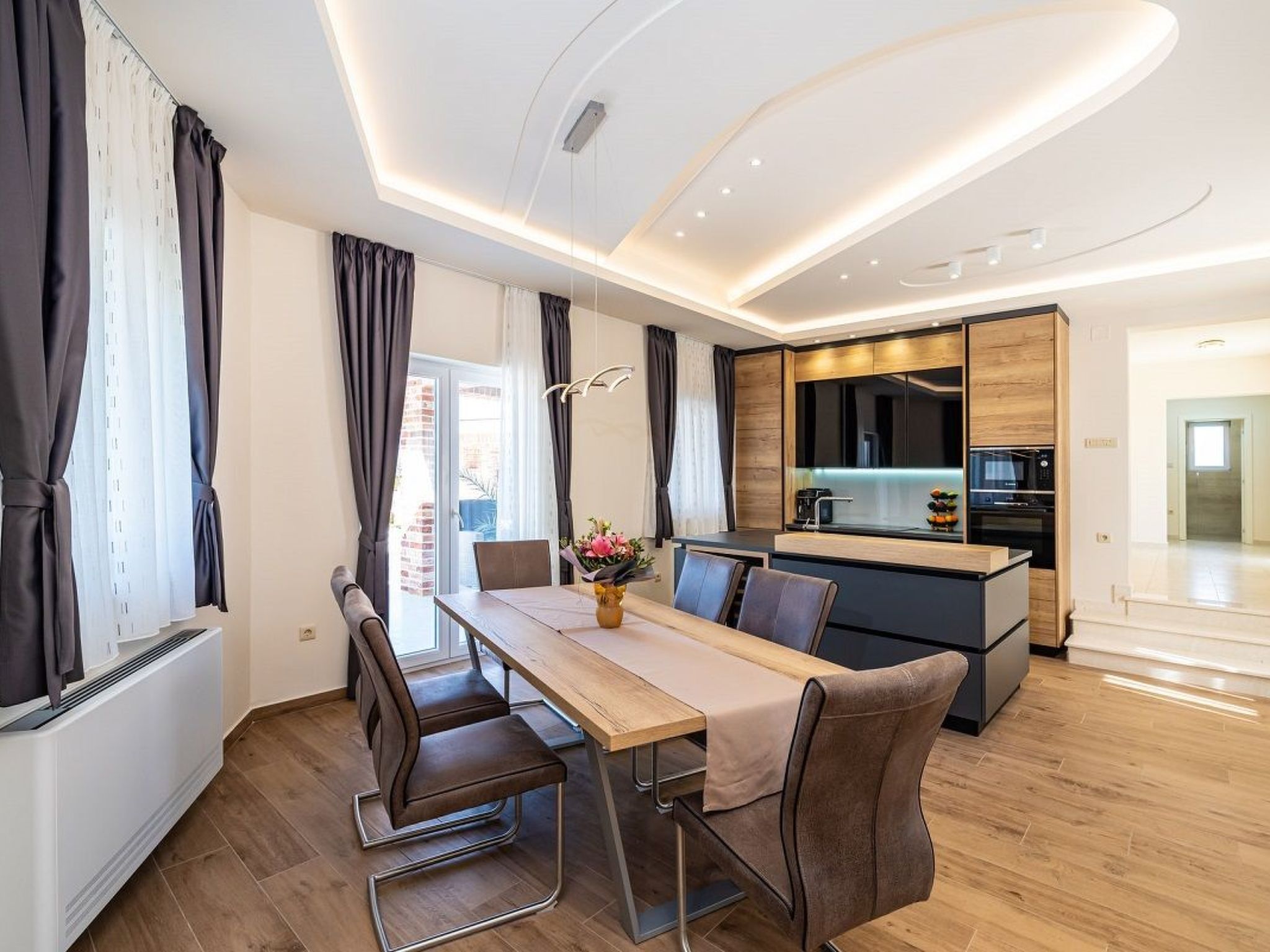 Dalmatinische Villa "Bocagnazzo" mit Pool-Drinnen