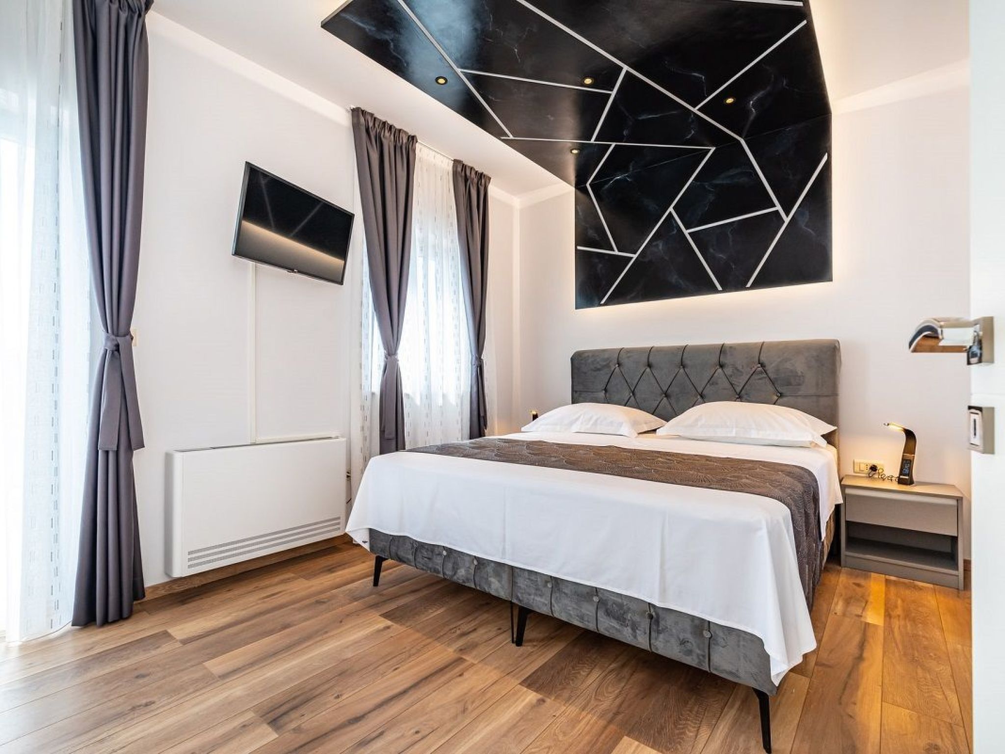 Dalmatinische Villa "Bocagnazzo" mit Pool-Drinnen