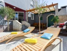 Villa Šima- Luxusappartement mit privatem Pool