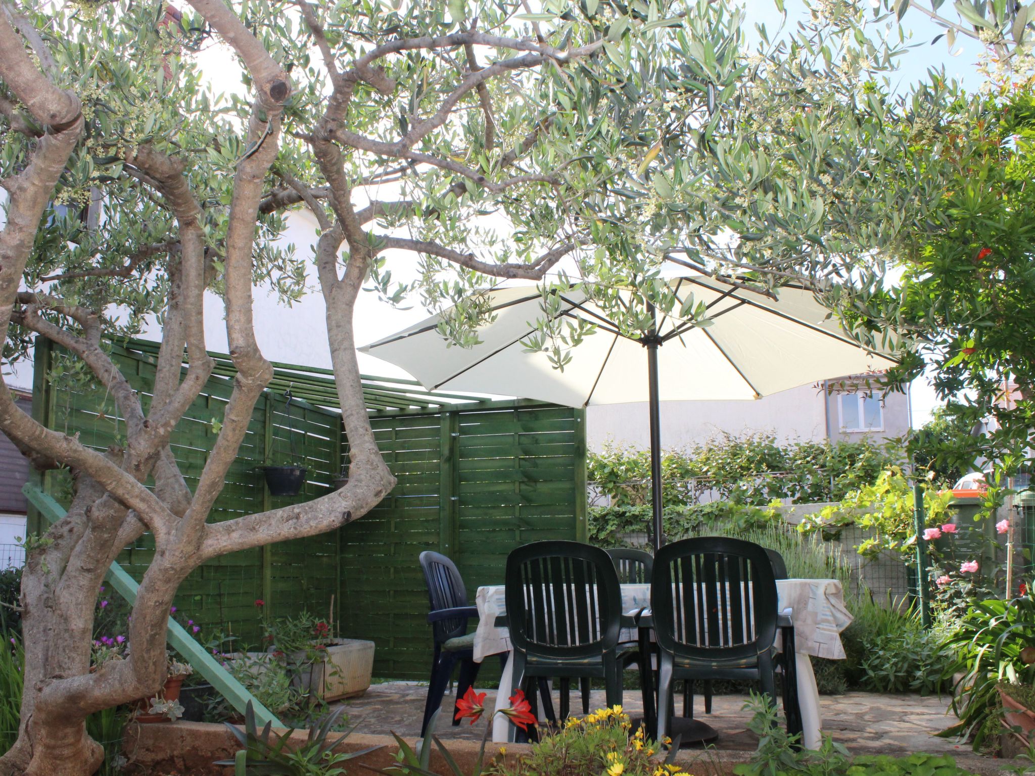 Gemütliche Wohnung mit Terrasse-Image-tags.info