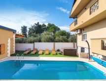 Villa YesPeace: Luxe groepsvilla met verwarmd zwembad nabij Zadar - thumbnail 1