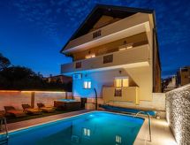 Villa YesPeace: Luxe groepsvilla met verwarmd zwembad nabij Zadar - thumbnail 3
