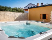 Villa YesPeace: Luxe groepsvilla met verwarmd zwembad nabij Zadar - thumbnail 4