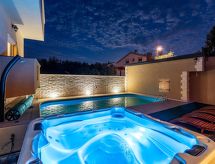 Villa YesPeace: Luxe groepsvilla met verwarmd zwembad nabij Zadar - thumbnail 6