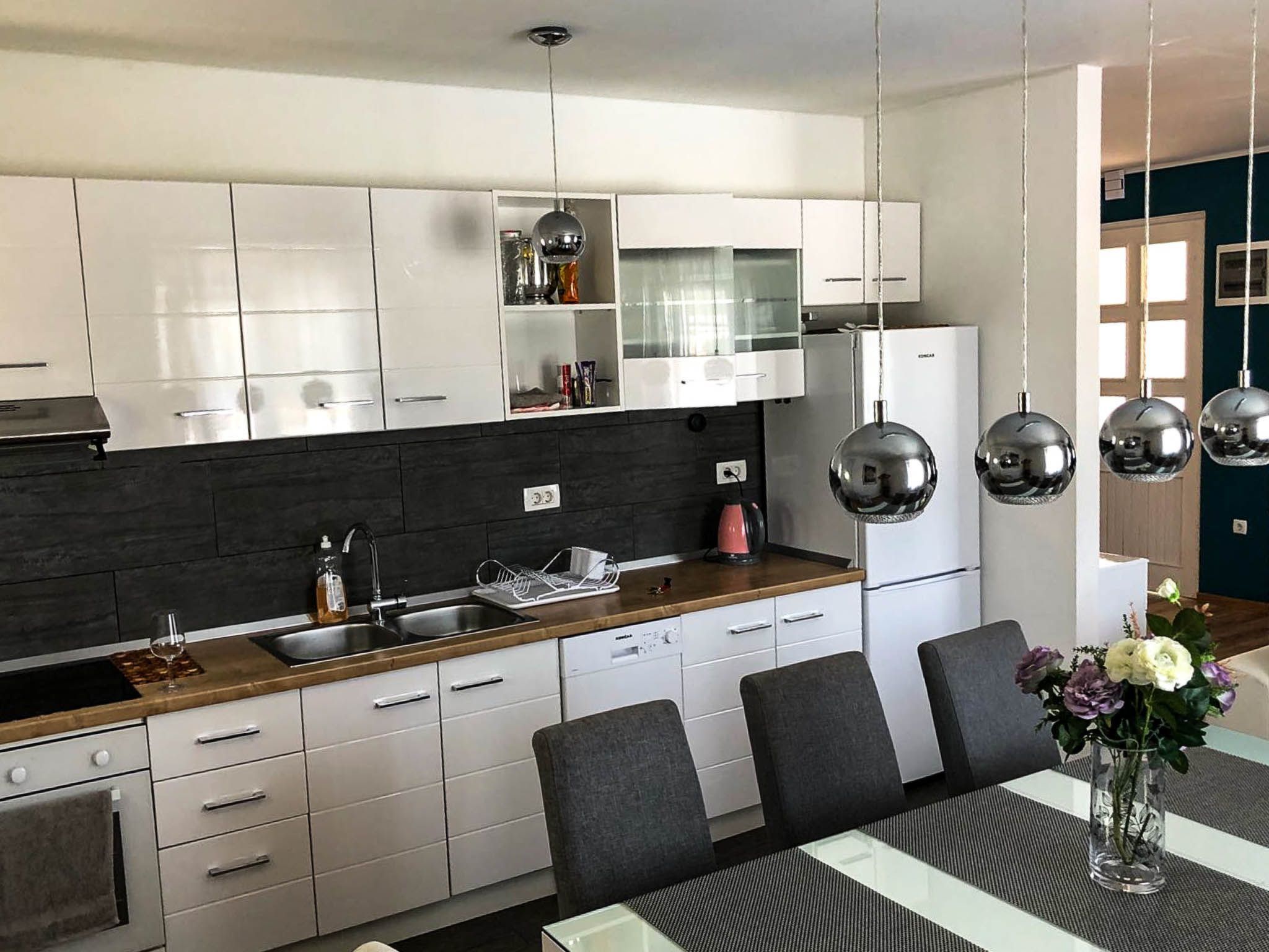 "Villa Franov" mit privatem Pool-Drinnen