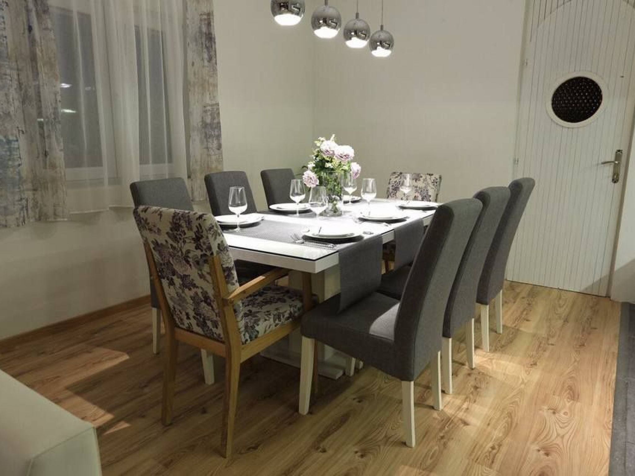 "Villa Franov" mit privatem Pool-Drinnen