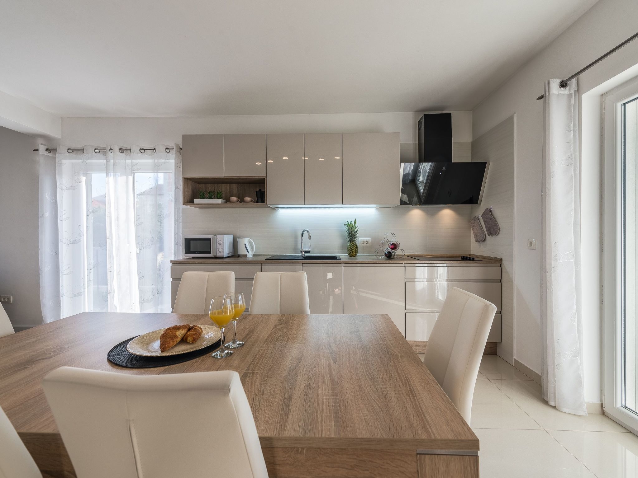 "Bajlo" direkt am Strand-Drinnen