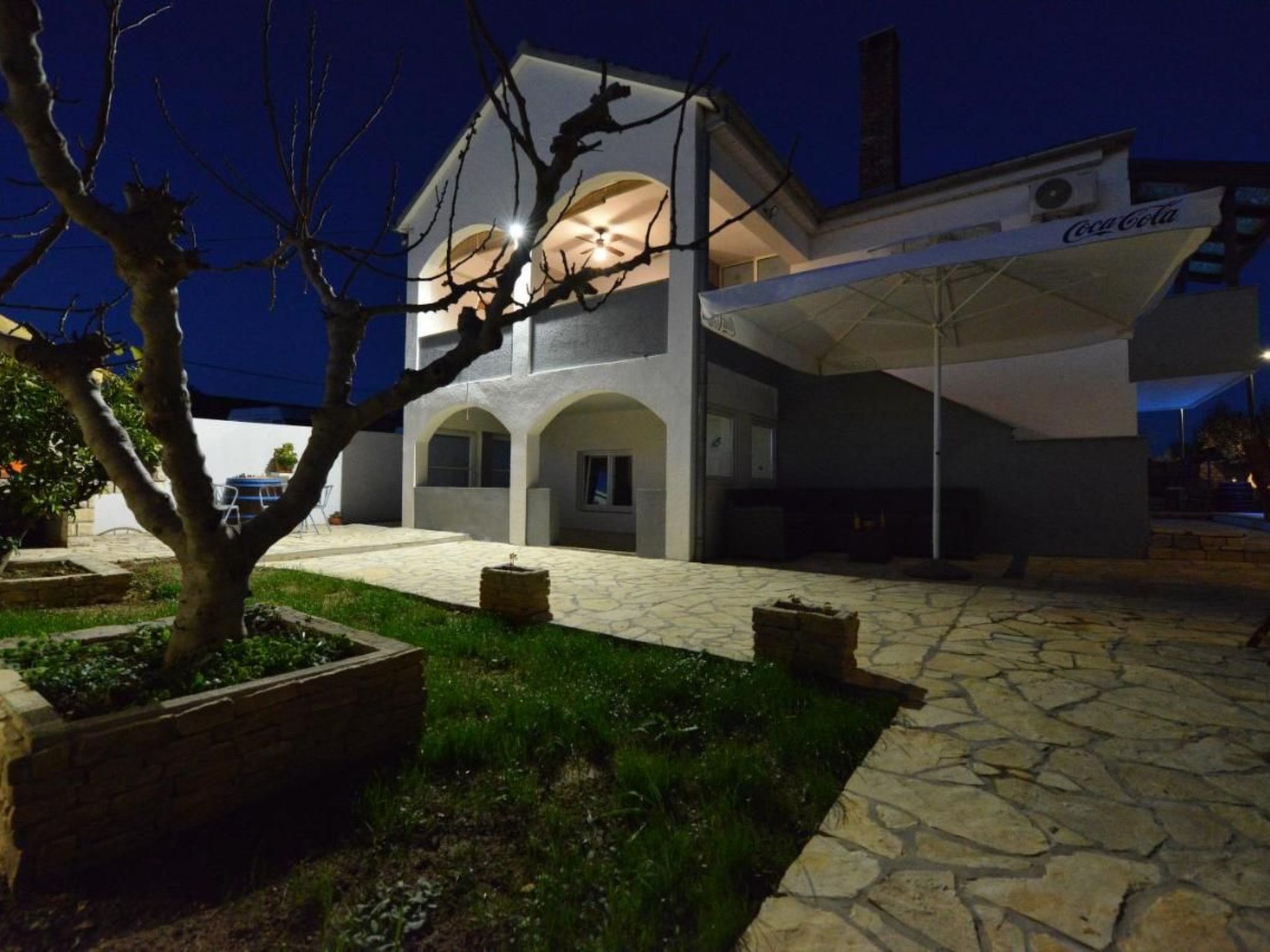 Ariana privater Pool - Agentur TA Leut-Image-tags.info