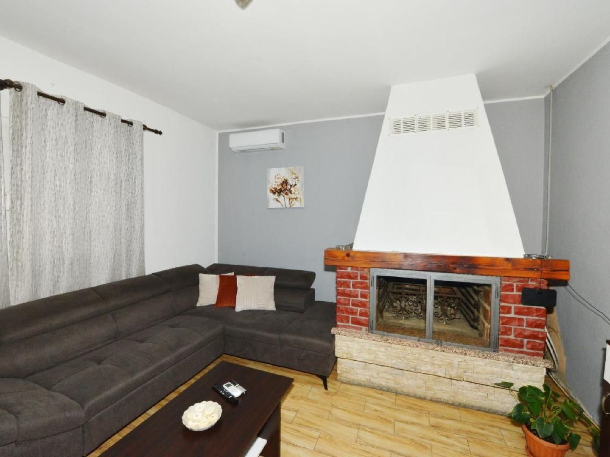 Ariana privater Pool - Agentur TA Leut-Drinnen