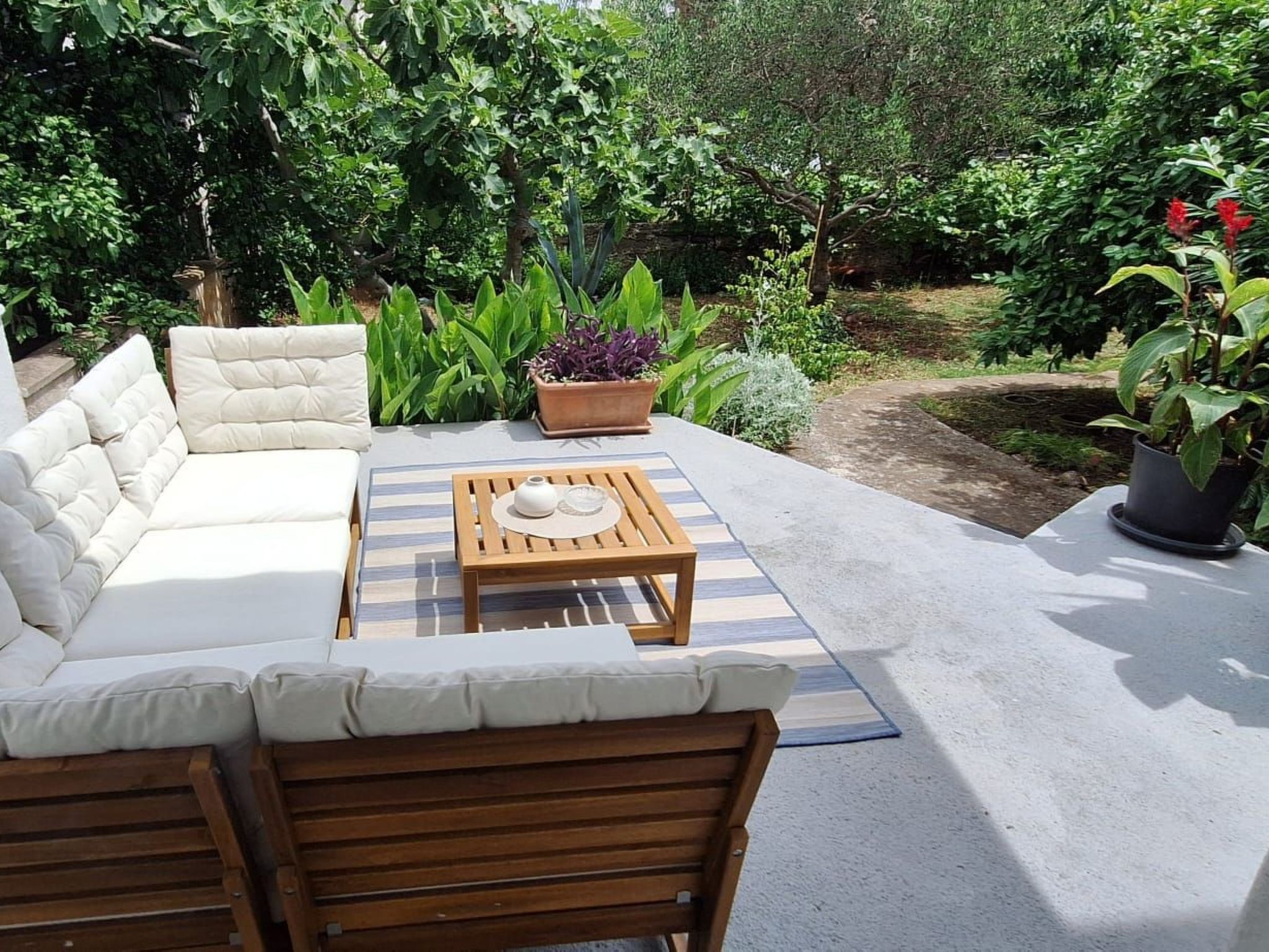 Schönes Haus mit privatem Garten-Image-tags.info