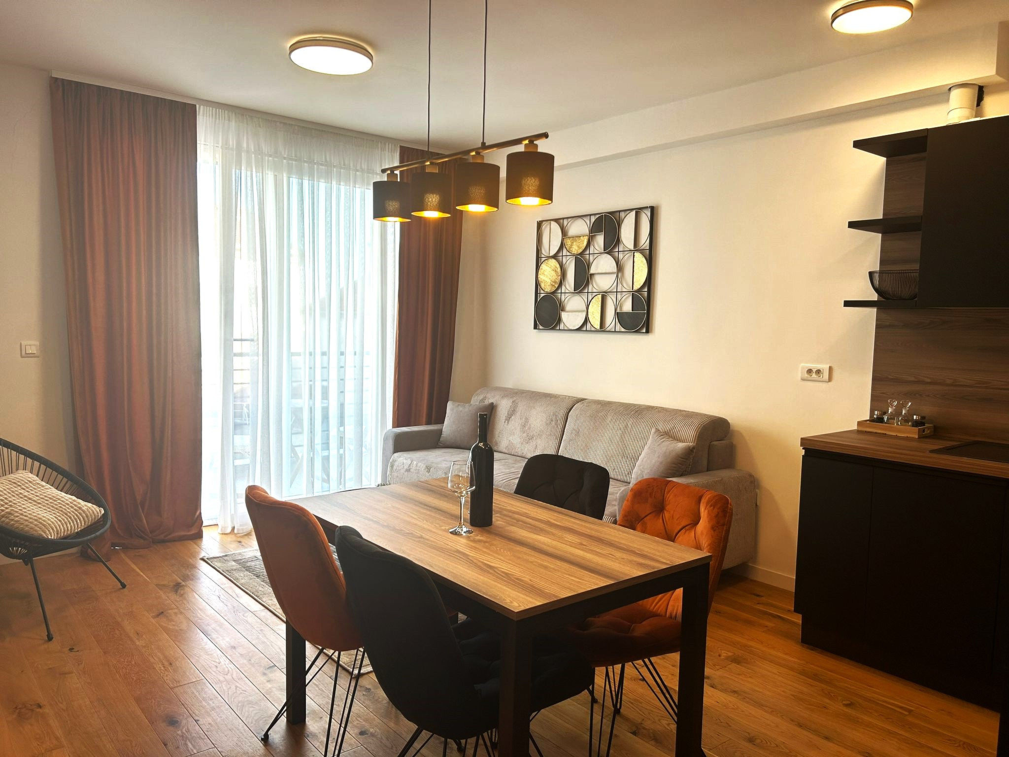 Apartment Gold Shine