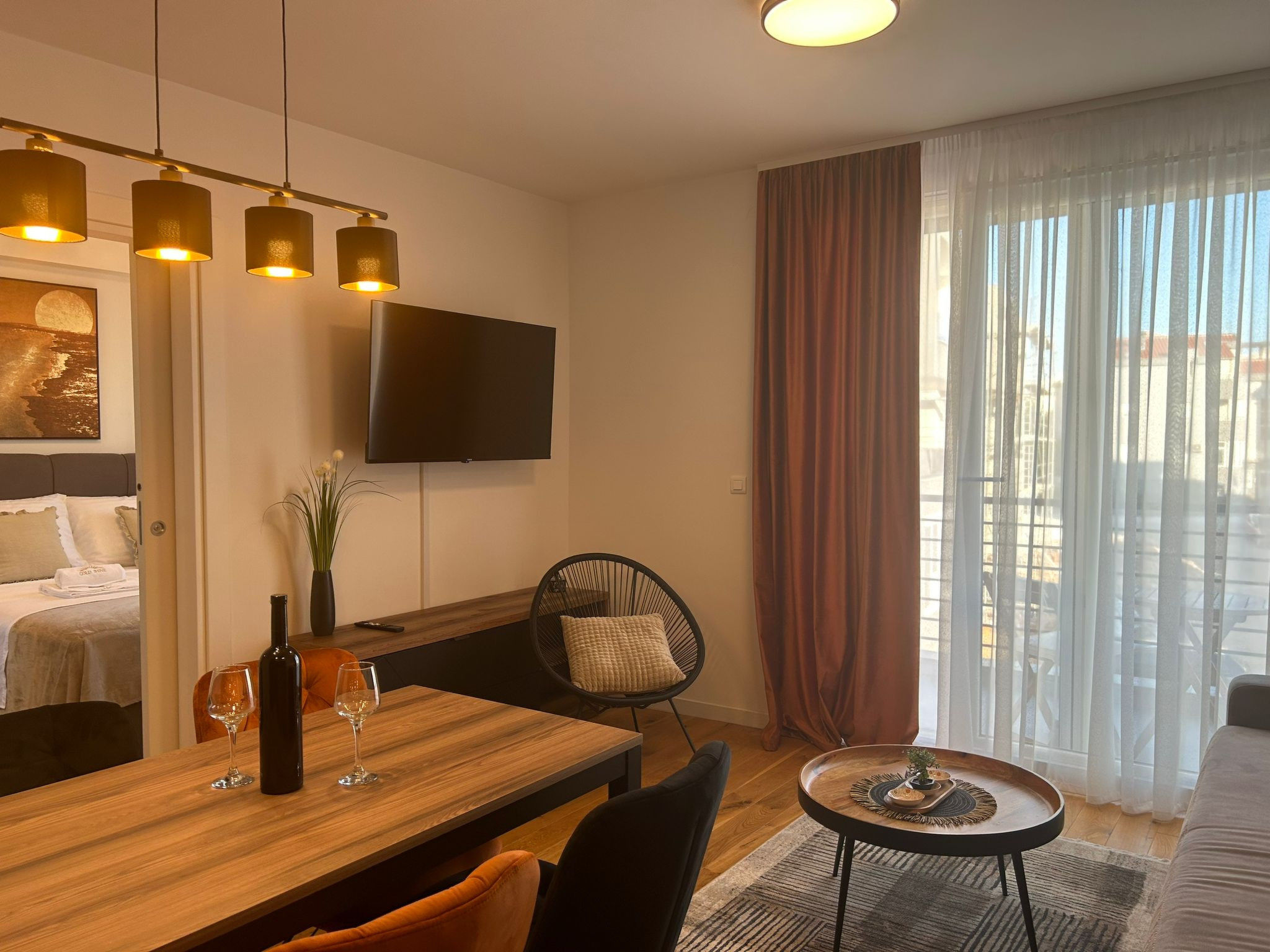 Apartment Gold Shine