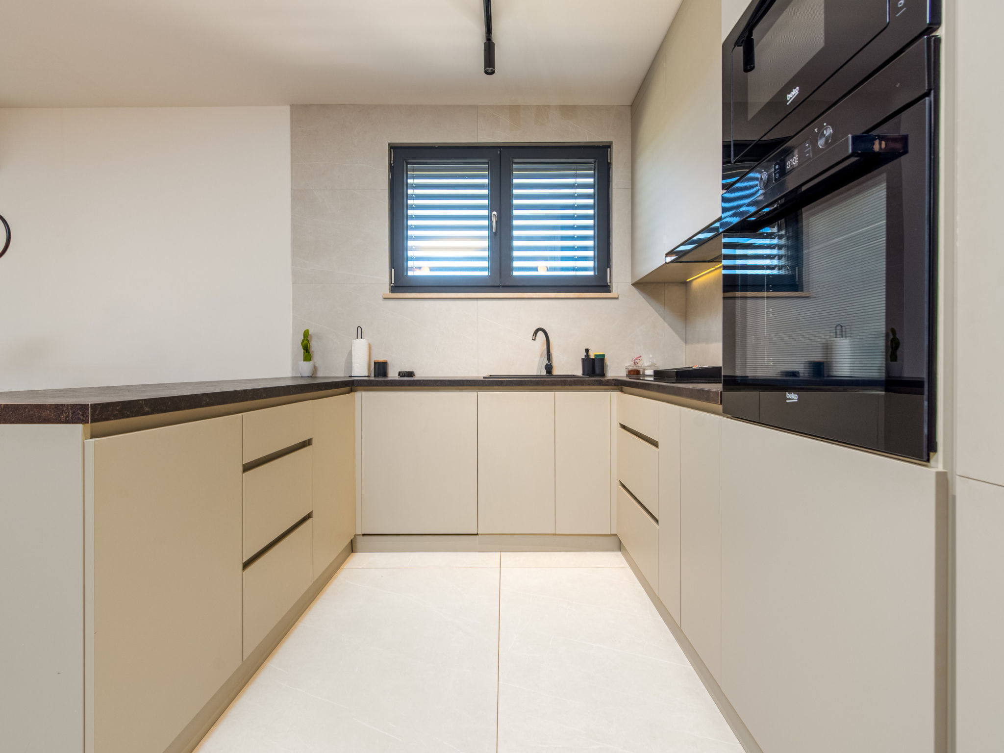 Luxury Apartment Infinity Blue A1 - Binnen