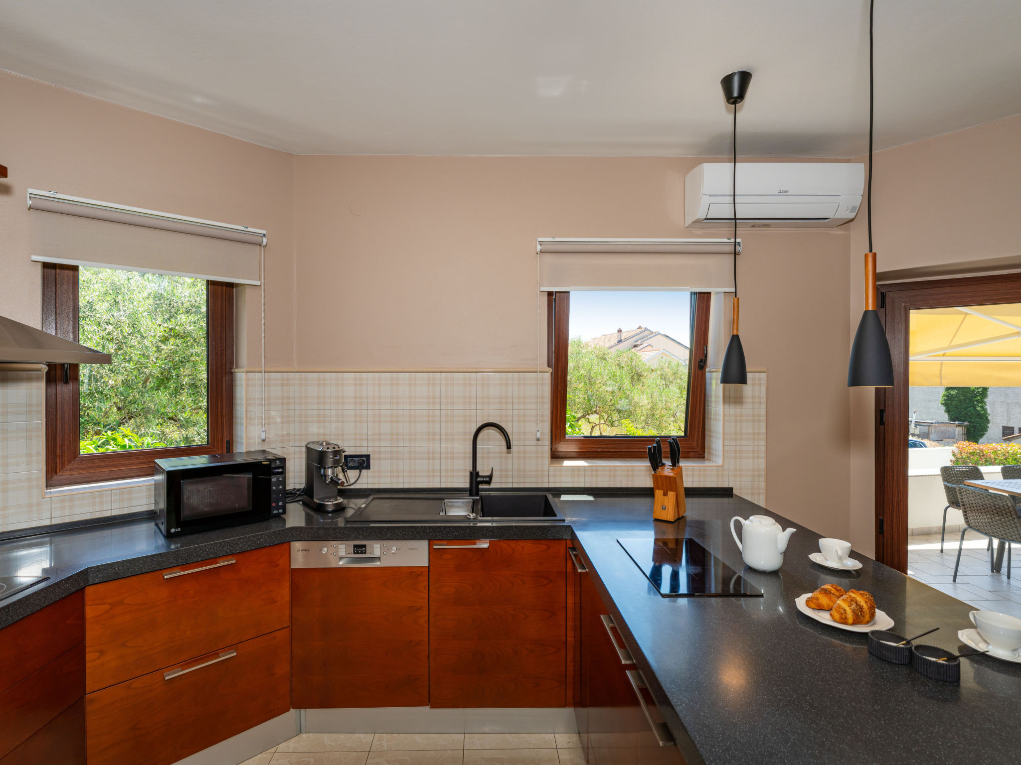 Seaview Villa Tia with pool - Binnen