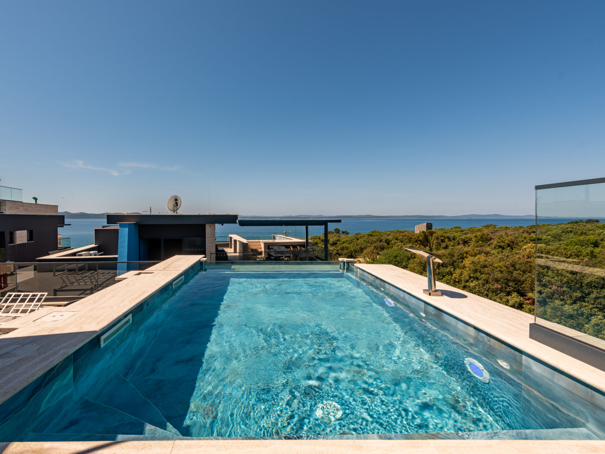 Luxury Apartment Infinity Blue A4 Penthouse