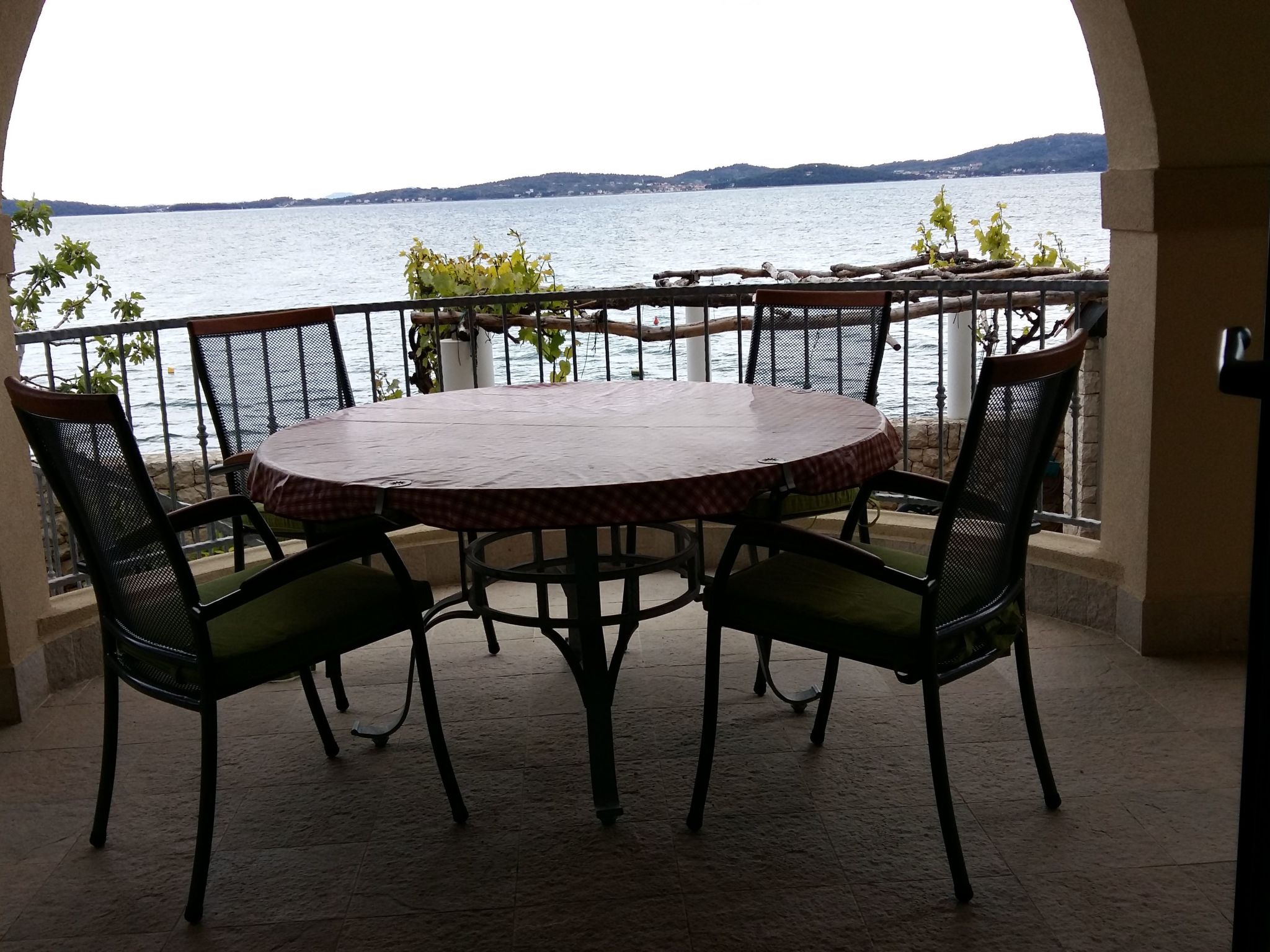 Geräumiges Ferienwohnung im Erdgeschoss mit zwei Schlafzimmern für sechs Person