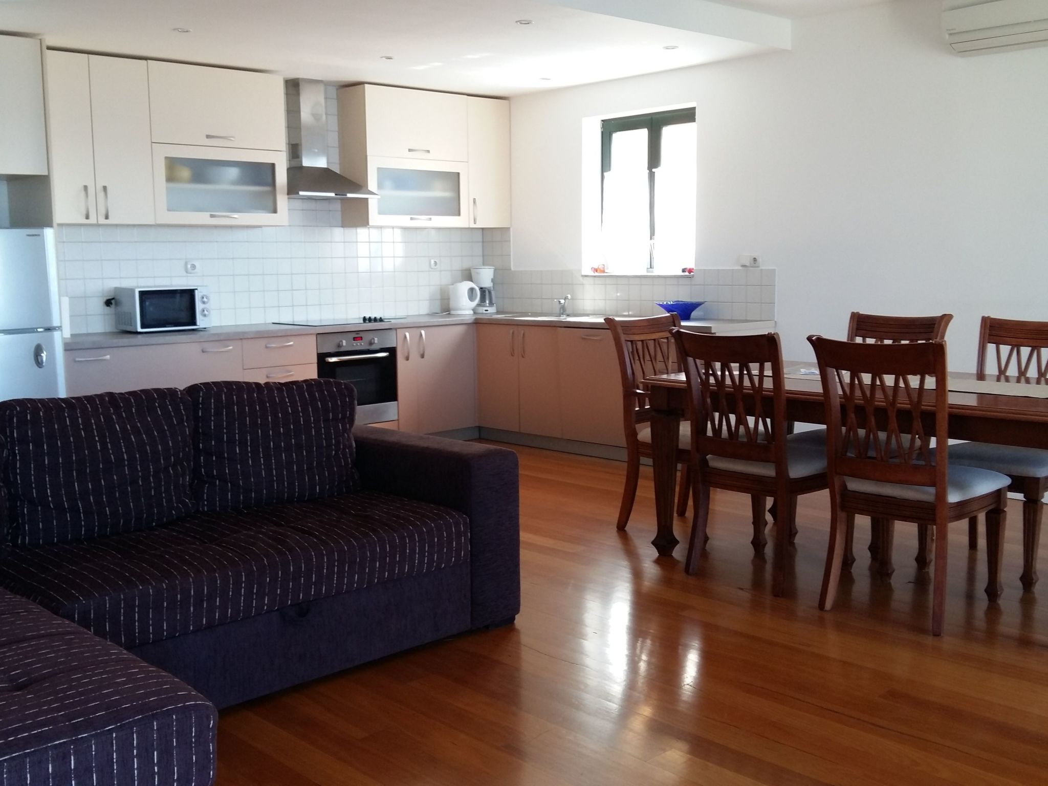 Geräumiges Ferienwohnung im Erdgeschoss mit zwei Schlafzimmern für sechs Person-Drinnen