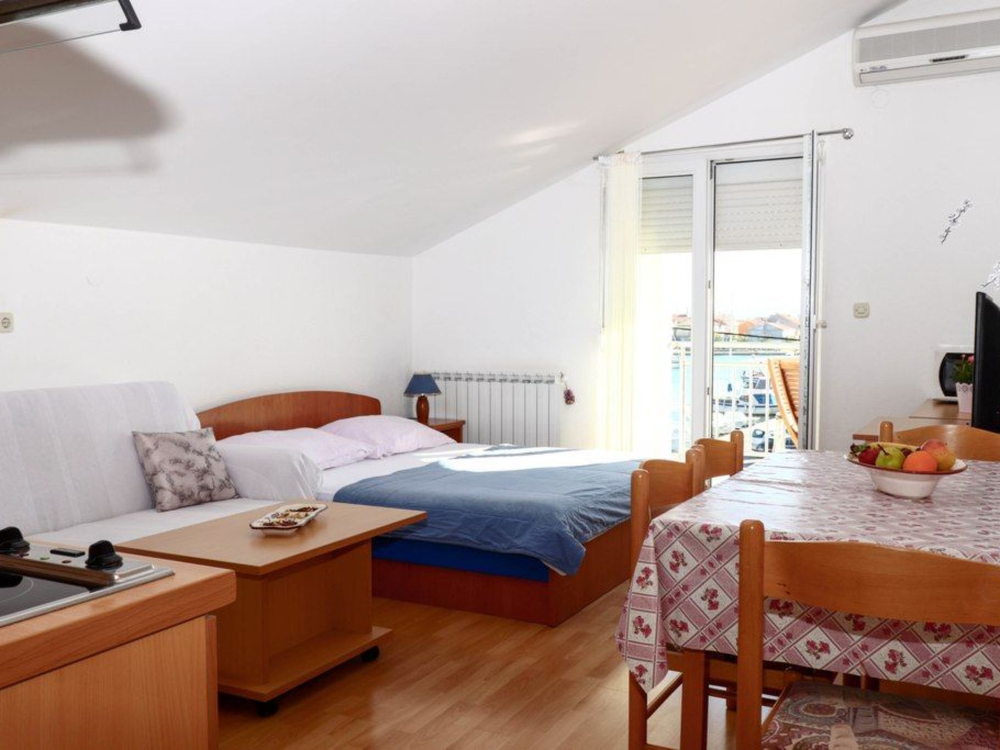 Apartment im zweiten Stock mit Blick aufs Meer