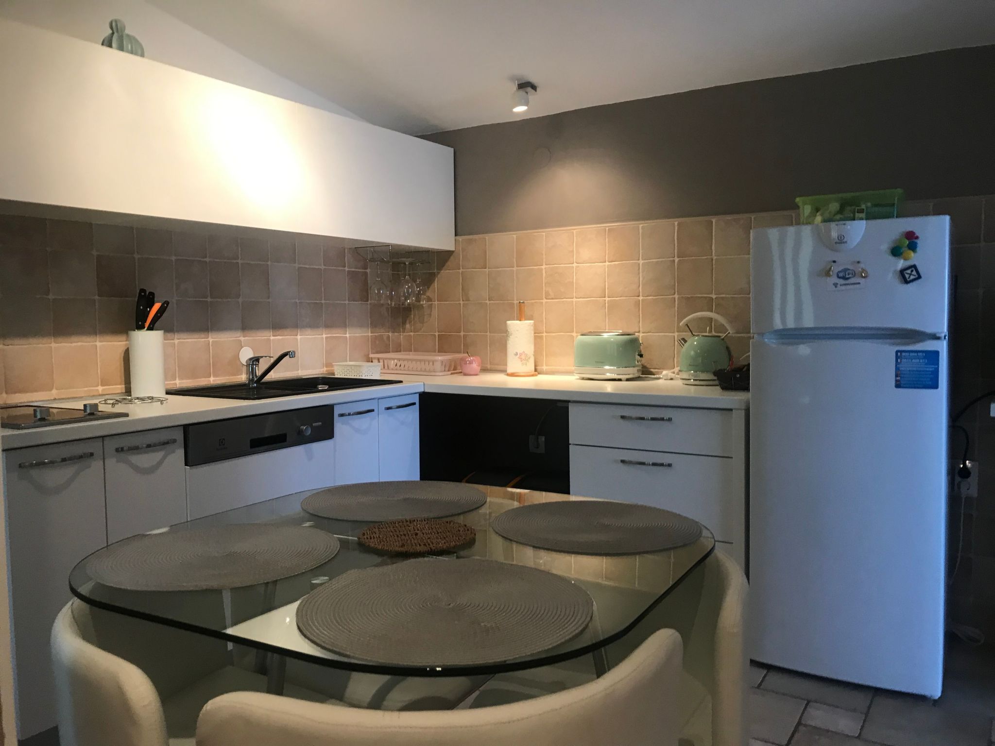 Strandnahes Haus Lolinka mit schattiger Terrasse-Image-tags.info