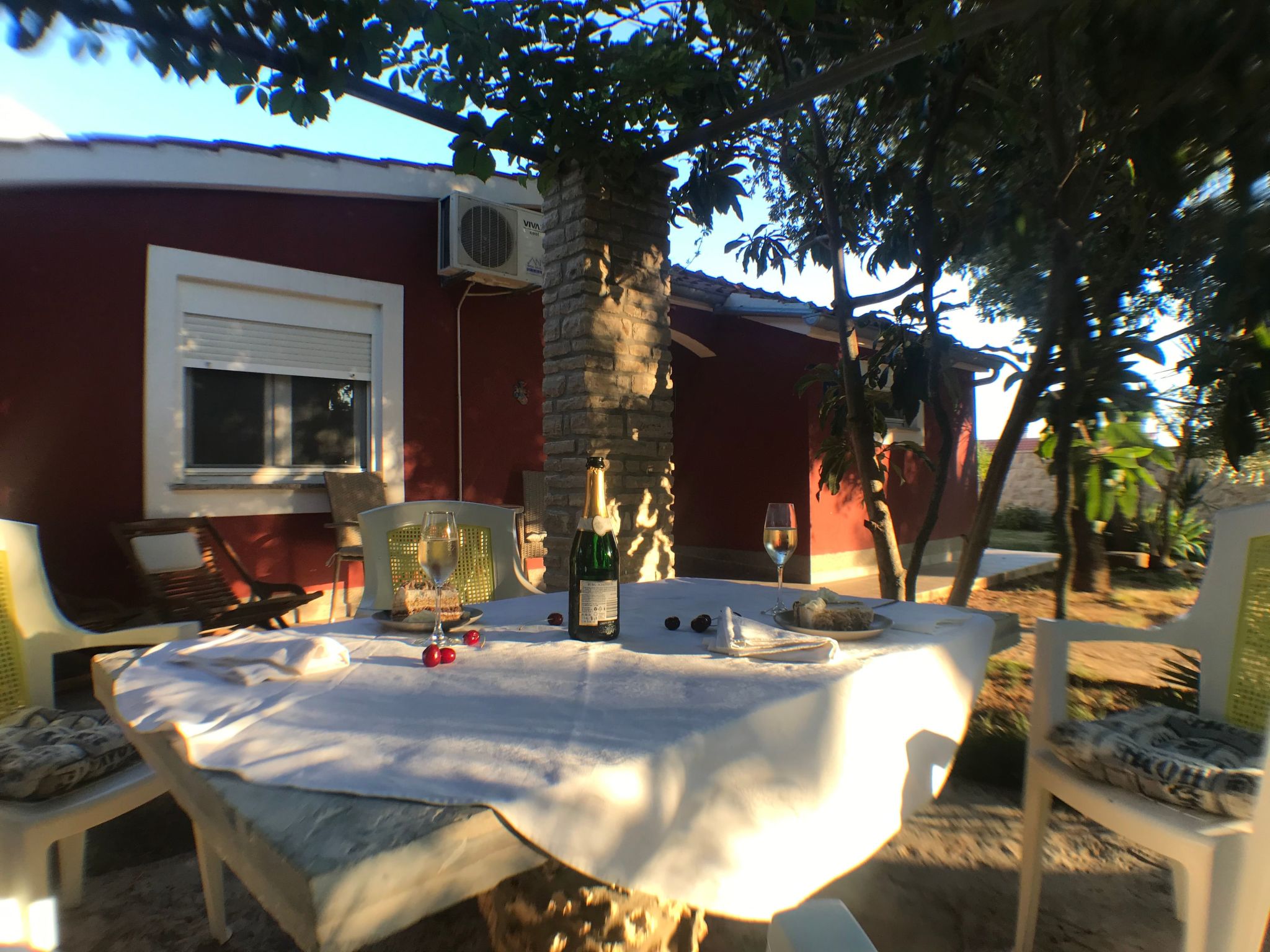 Strandnahes Haus Lolinka mit schattiger Terrasse-Image-tags.info