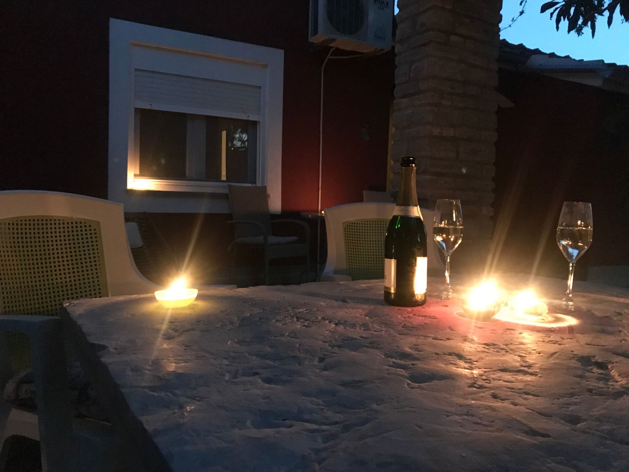 Strandnahes Haus Lolinka mit schattiger Terrasse-Image-tags.info