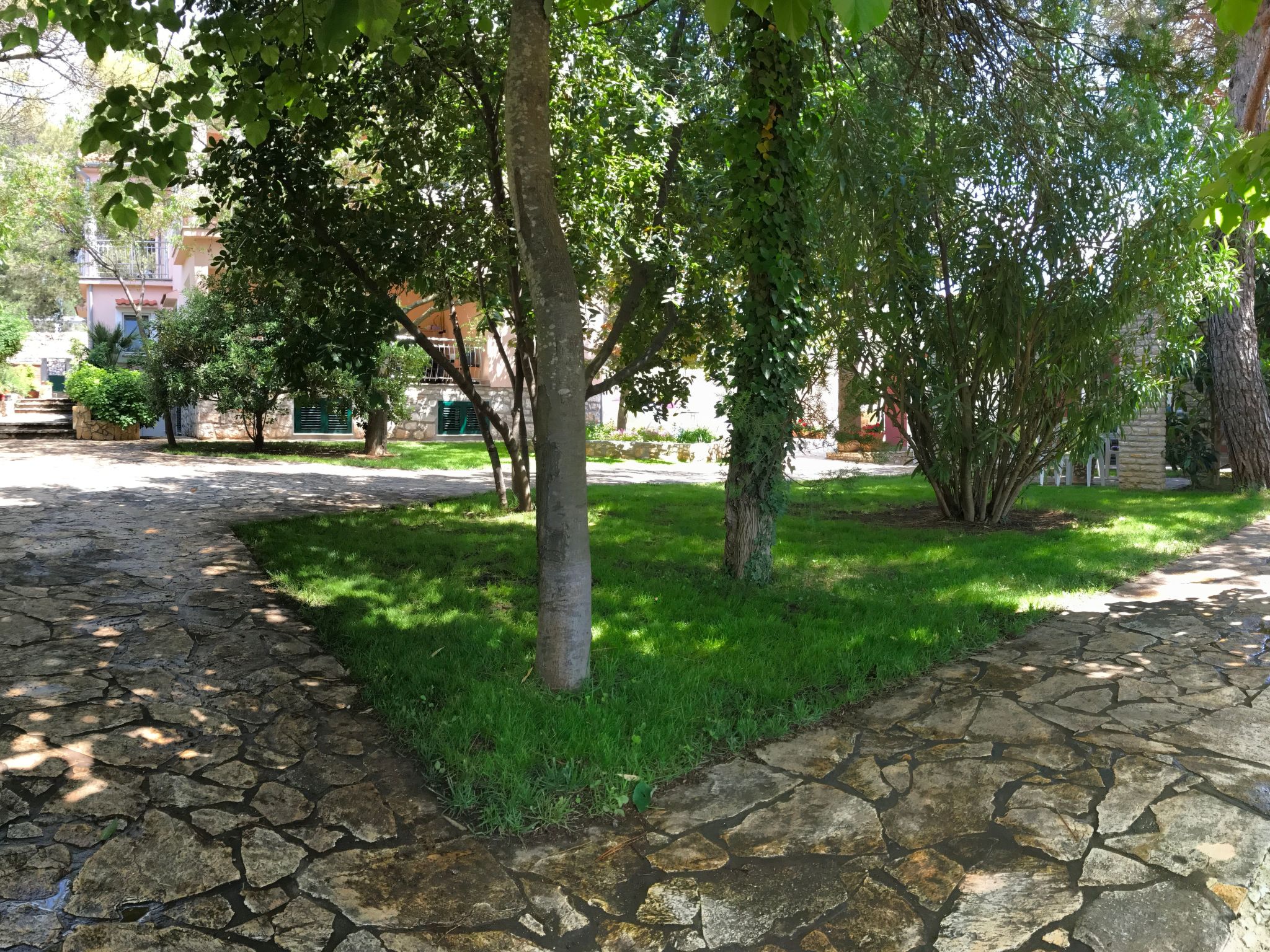 Strandnahes Haus Lolinka mit schattiger Terrasse-Image-tags.info