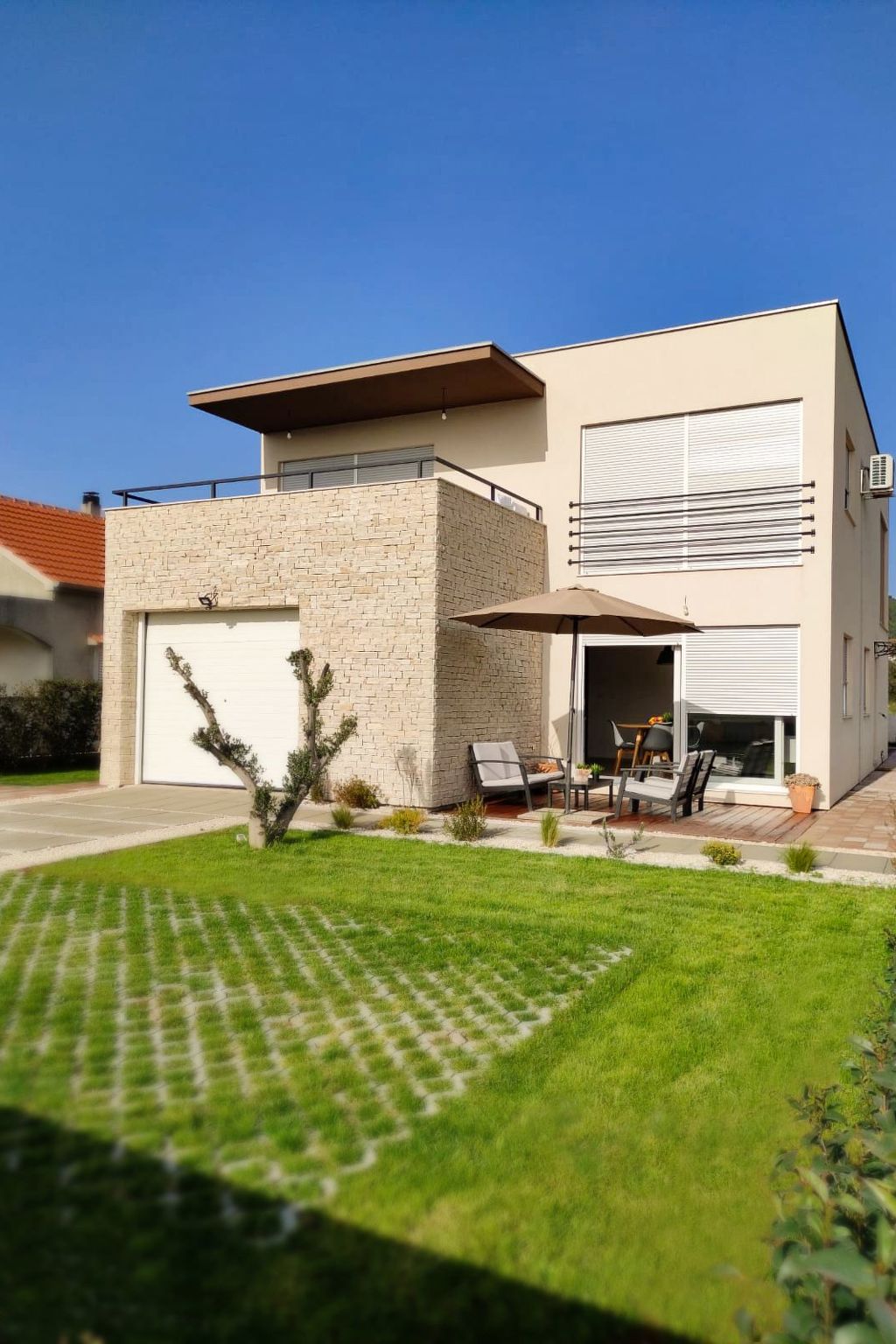 Photo of Große Wohnung in Bibinje mit Möblierter Terrasse