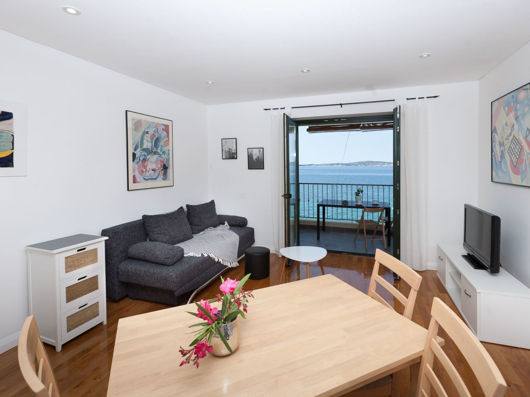 Apartment Cinthija mit Balkon direkt am Strand-Binnen