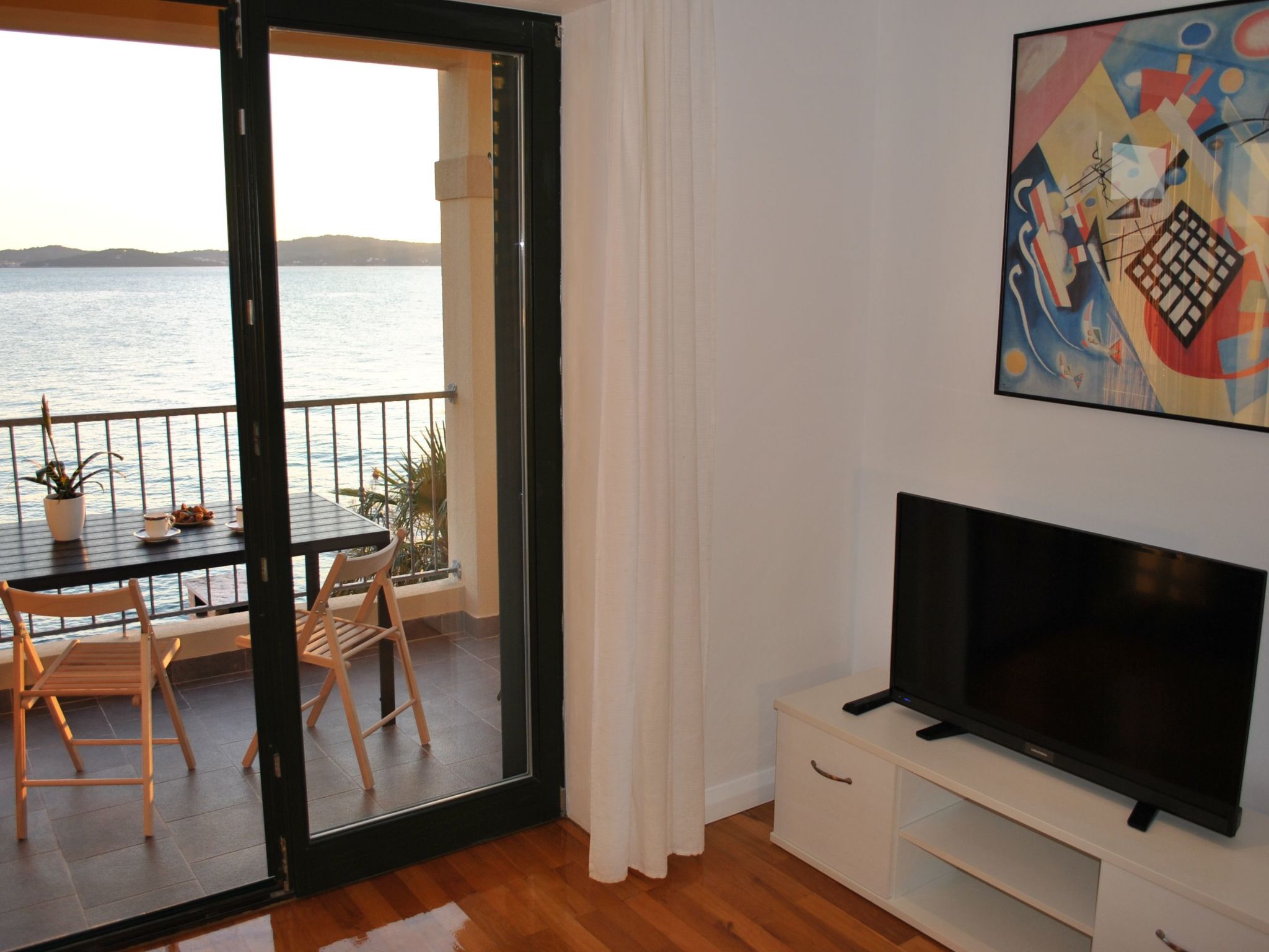 Apartment Cinthija mit Balkon direkt am Strand-Binnen