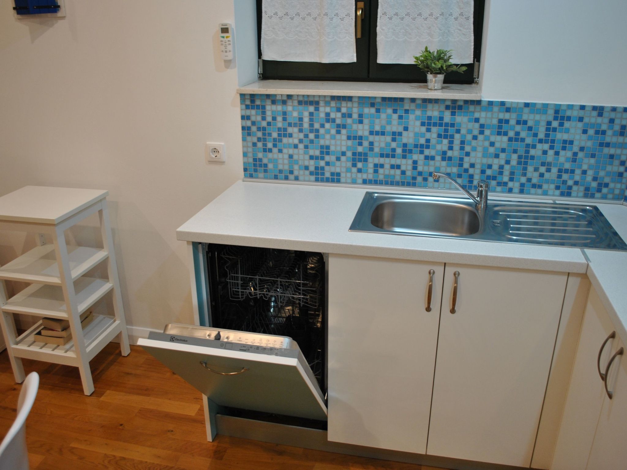 Apartment Cinthija mit Balkon direkt am Strand-Binnen