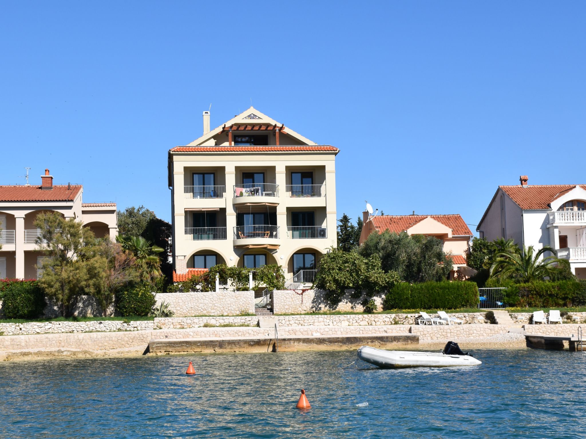 Apartment Cinthija mit Balkon direkt am Strand-Binnen