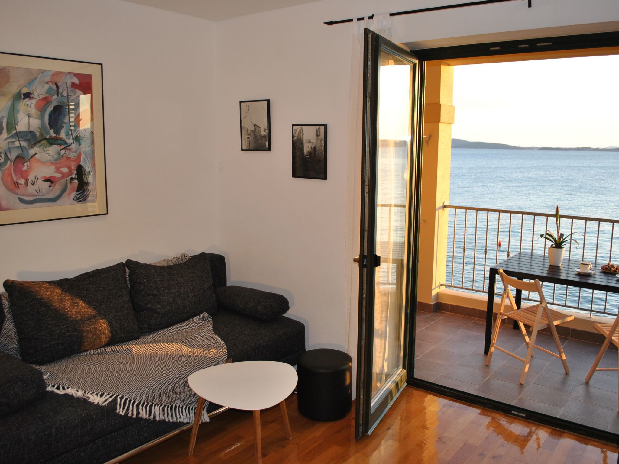 Apartment Cinthija mit Balkon direkt am Strand-Binnen
