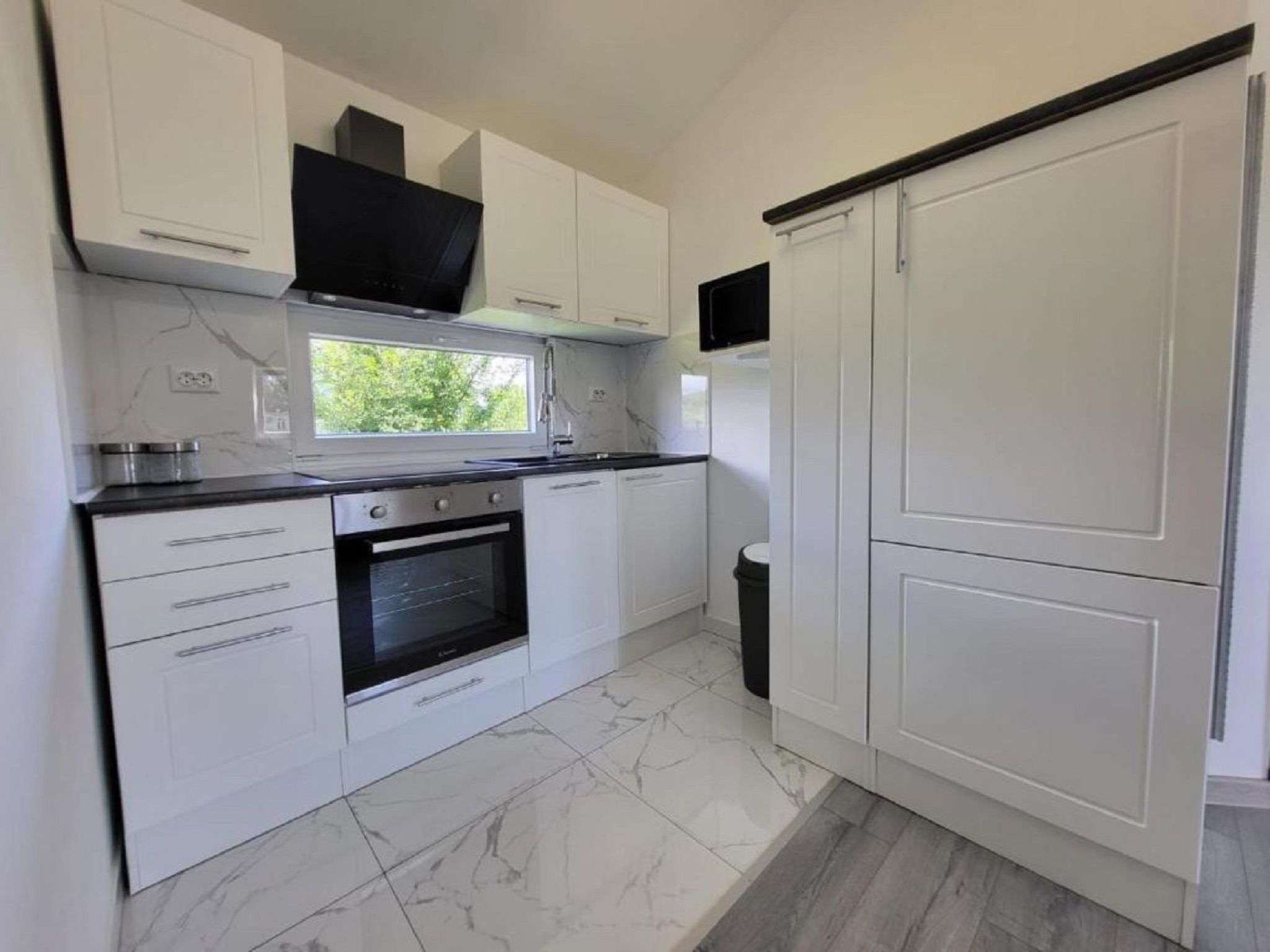 Lana Meer und Natur-Drinnen