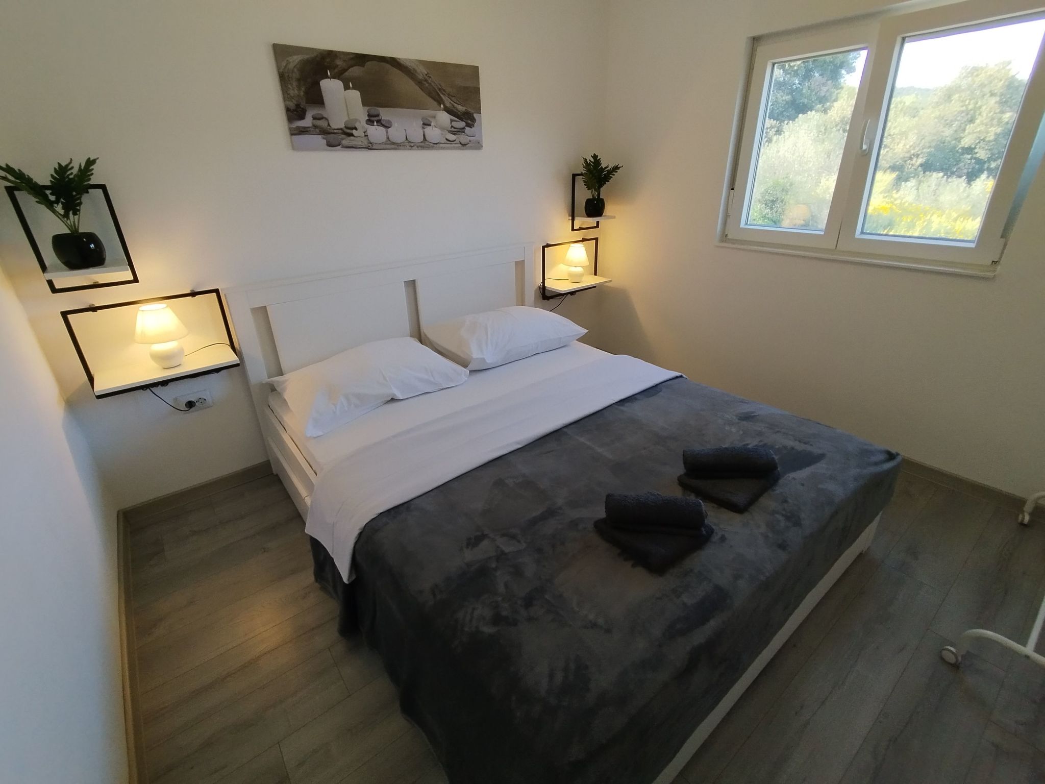 Lana Meer und Natur-Drinnen