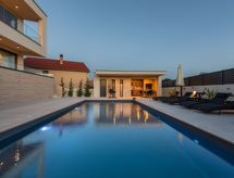 Villa Niksun: Luxe vrijstaande villa aan het strand in Bibinje, vlakbij Zadar - thumbnail 3