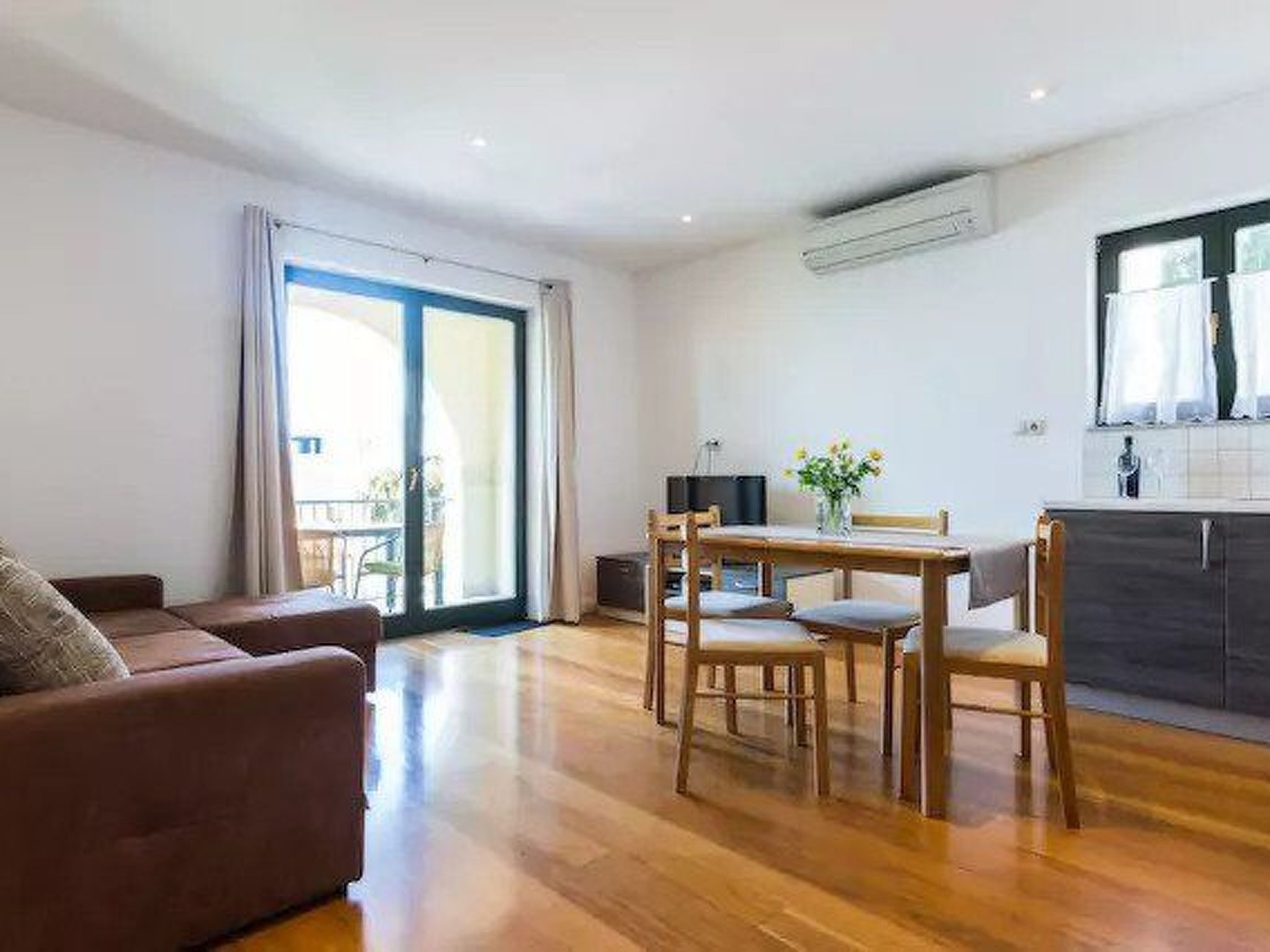 Wohnung mit Blick auf das Wasser-Dedans