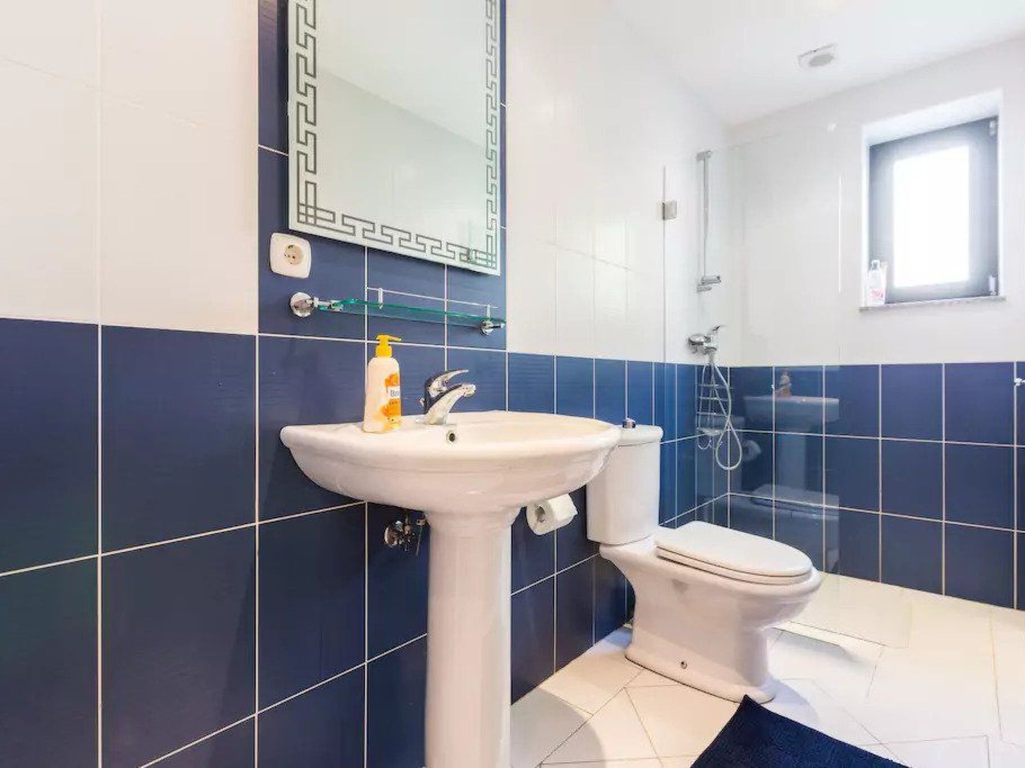 Wohnung mit Blick auf das Wasser-Dedans